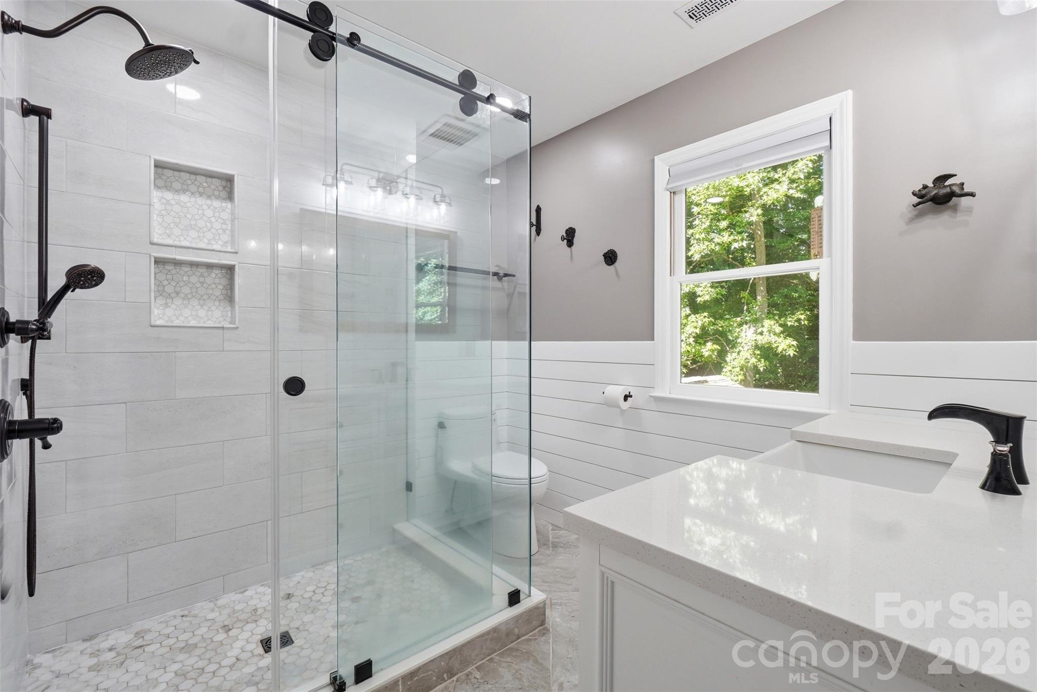 1112 Long Paw Lane Property Photo 5