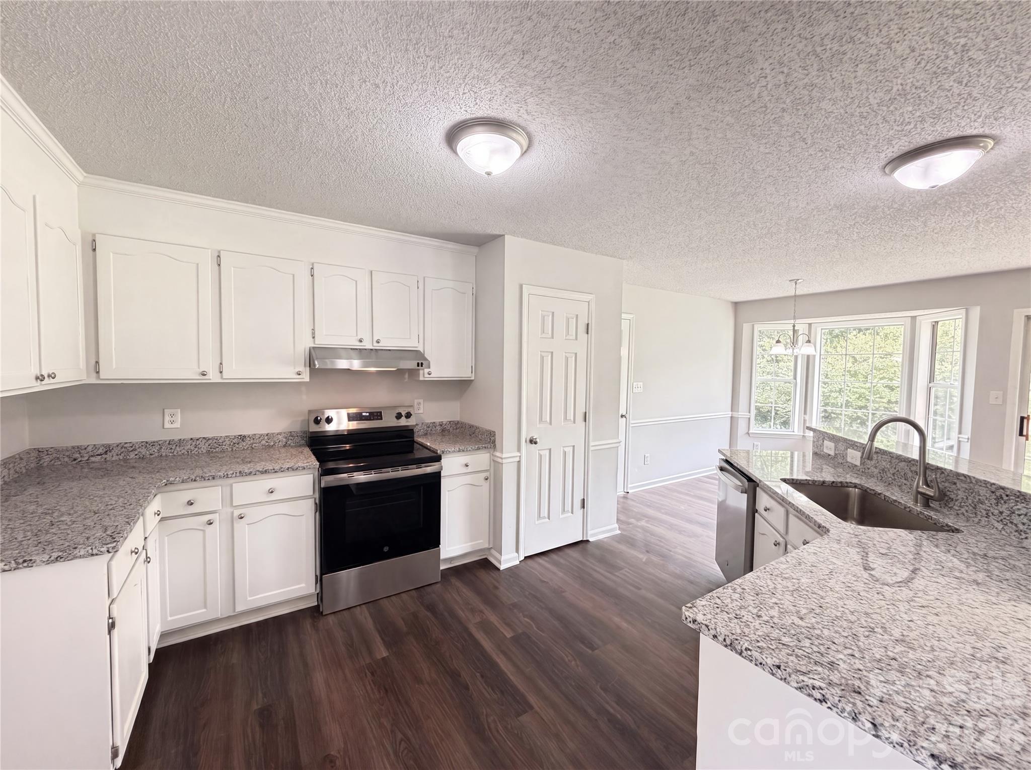 4901 Jacquelyne Drive Property Photo 2