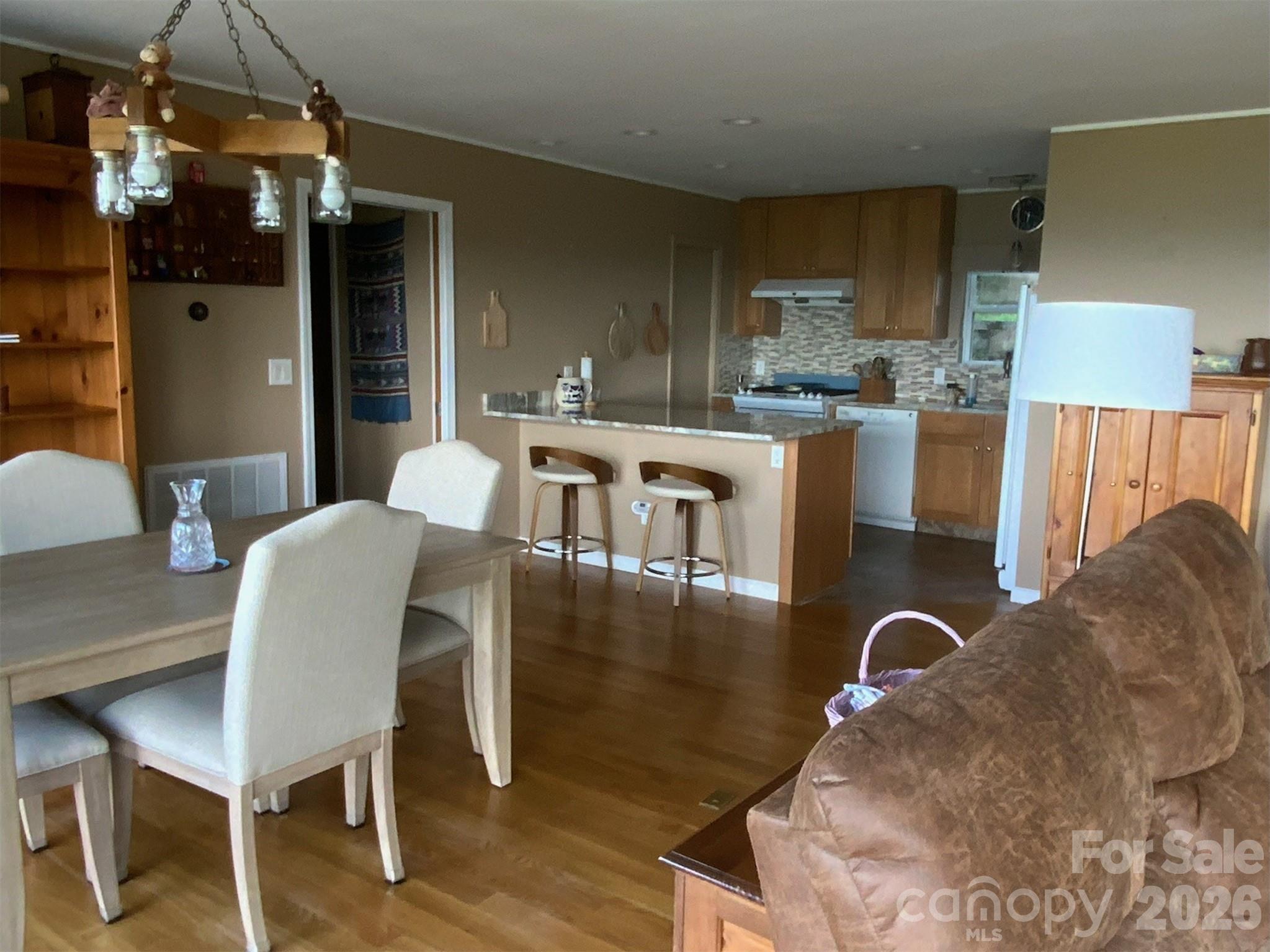 188 Holly Berry Lane Property Photo 8