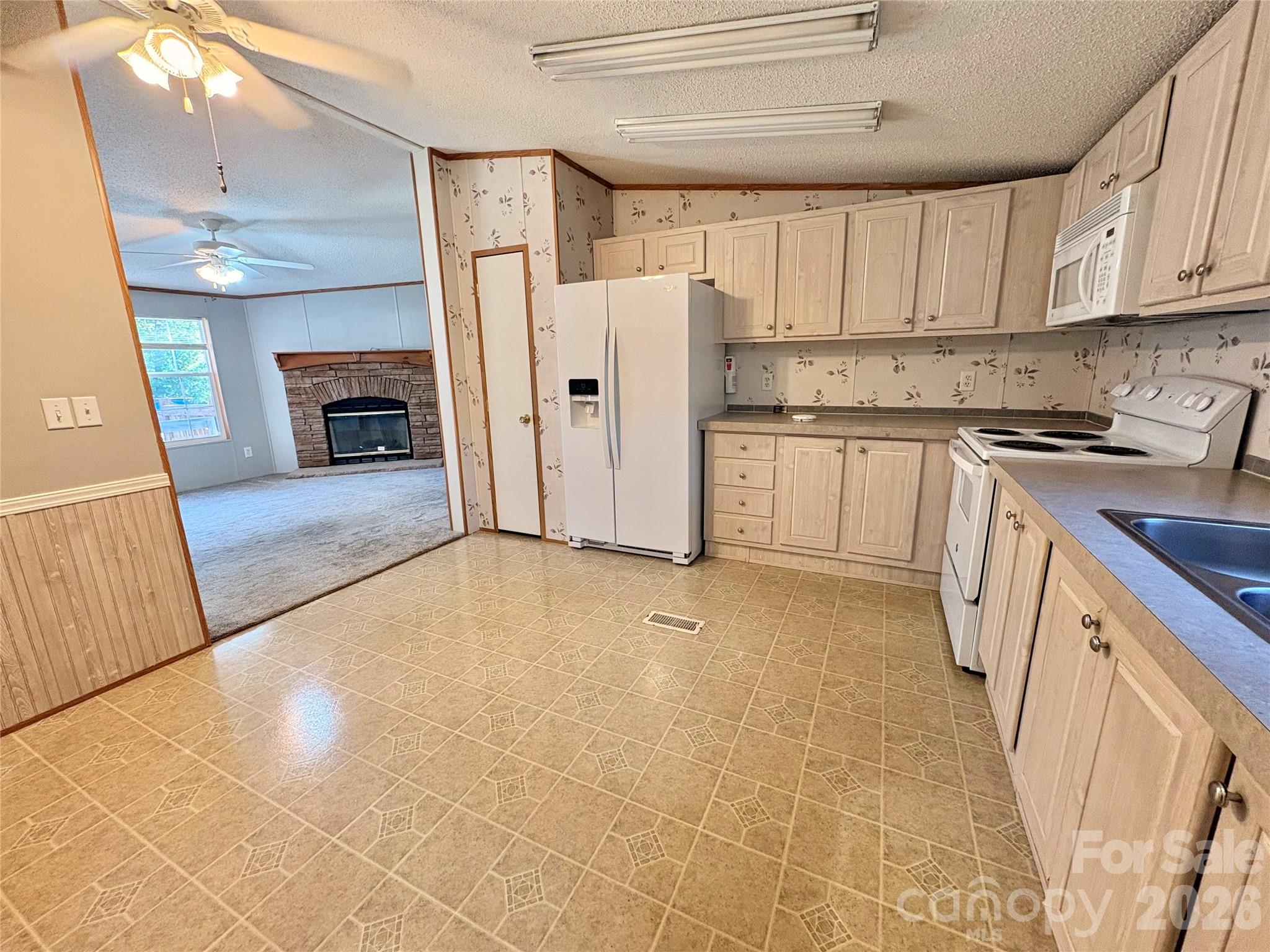 5422 Wrenn Drive Property Photo 4