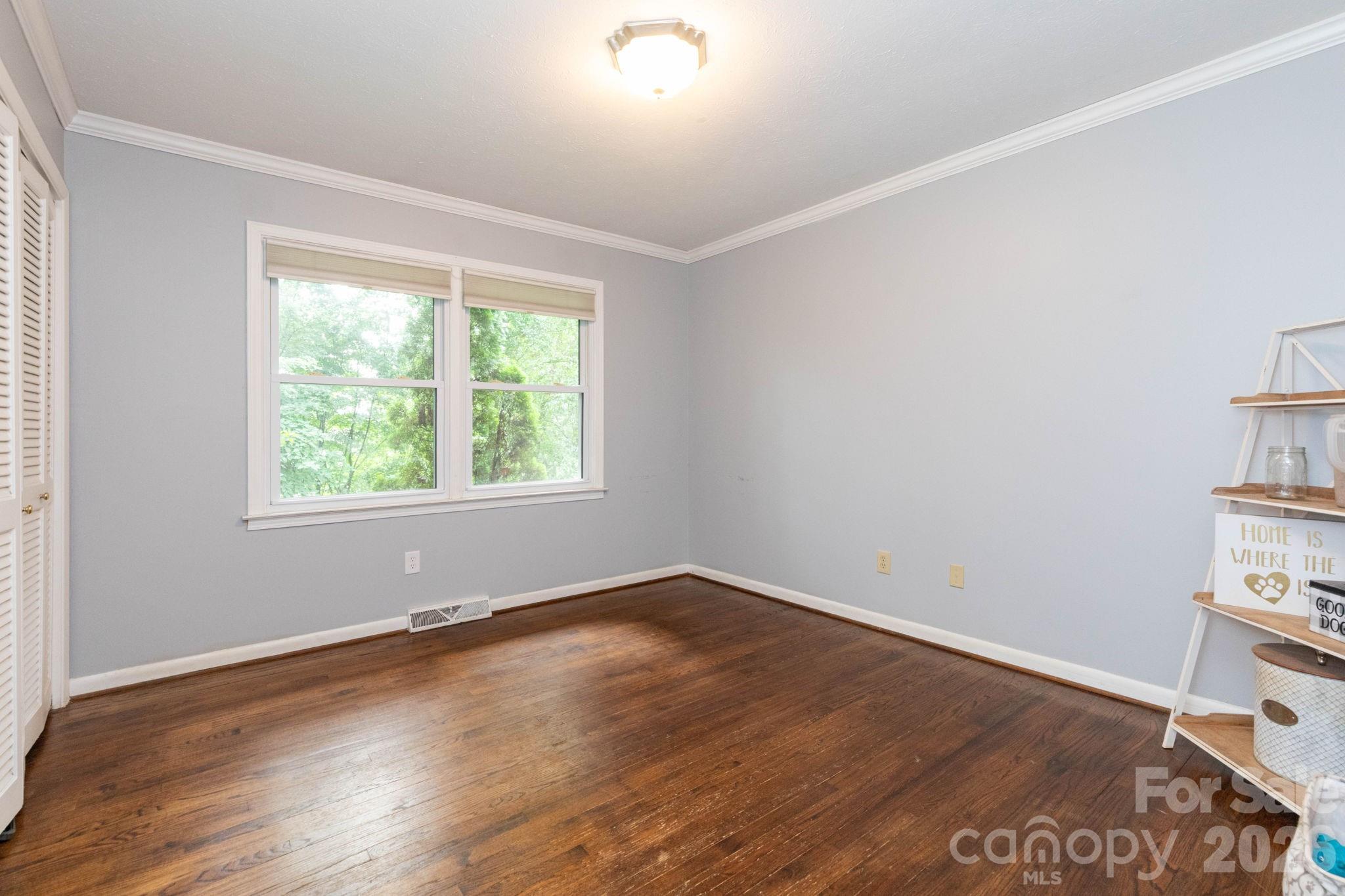 936 Toxaway Drive Property Photo 15