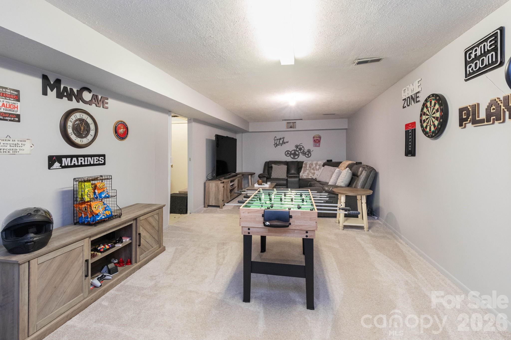 936 Toxaway Drive Property Photo 17