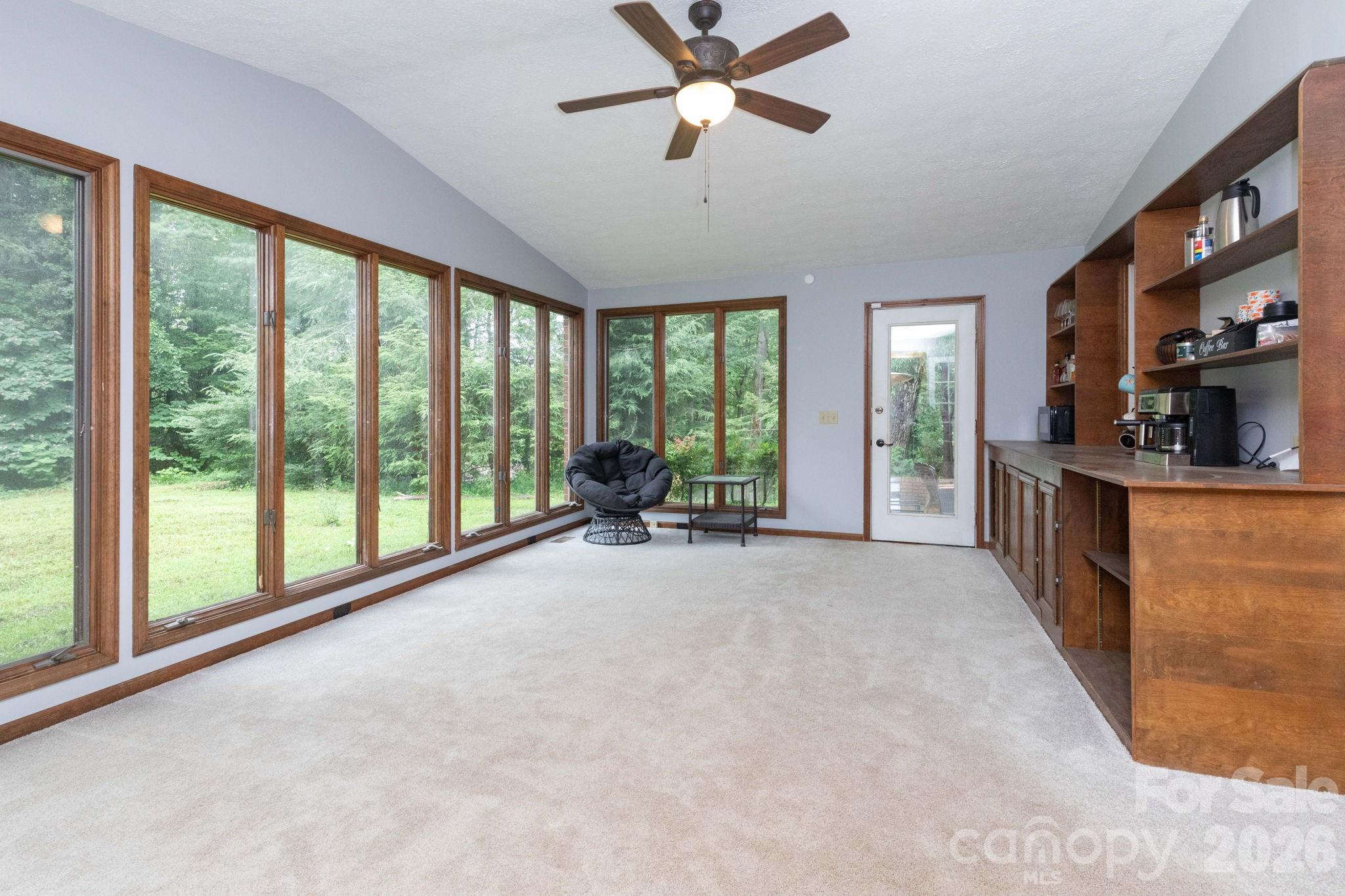 936 Toxaway Drive Property Photo 19