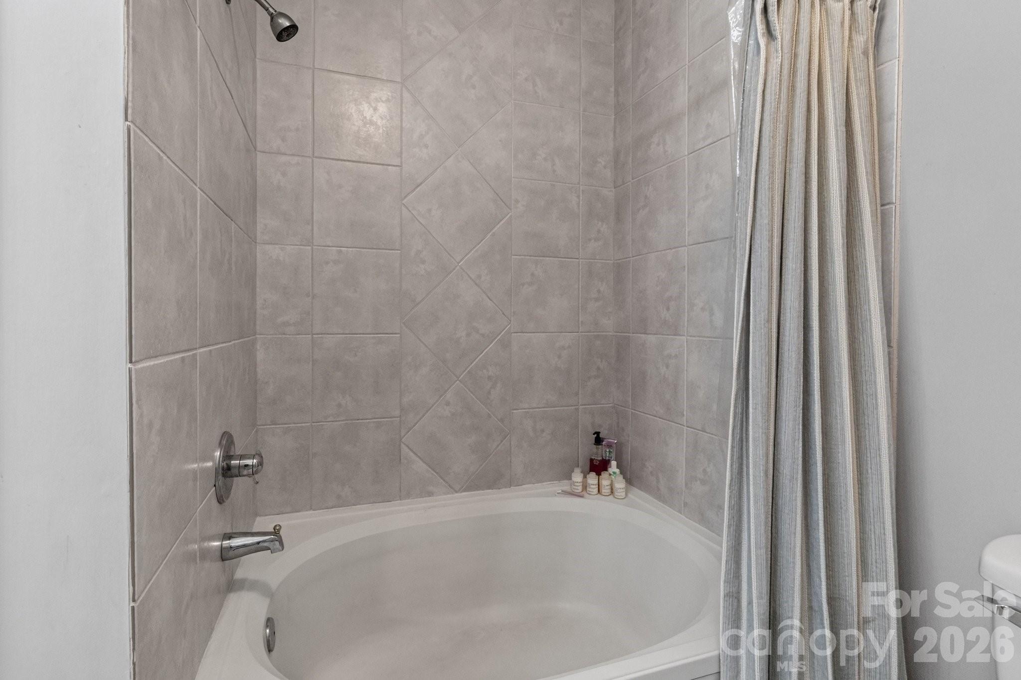 756 Southwest Drive Property Photo 20