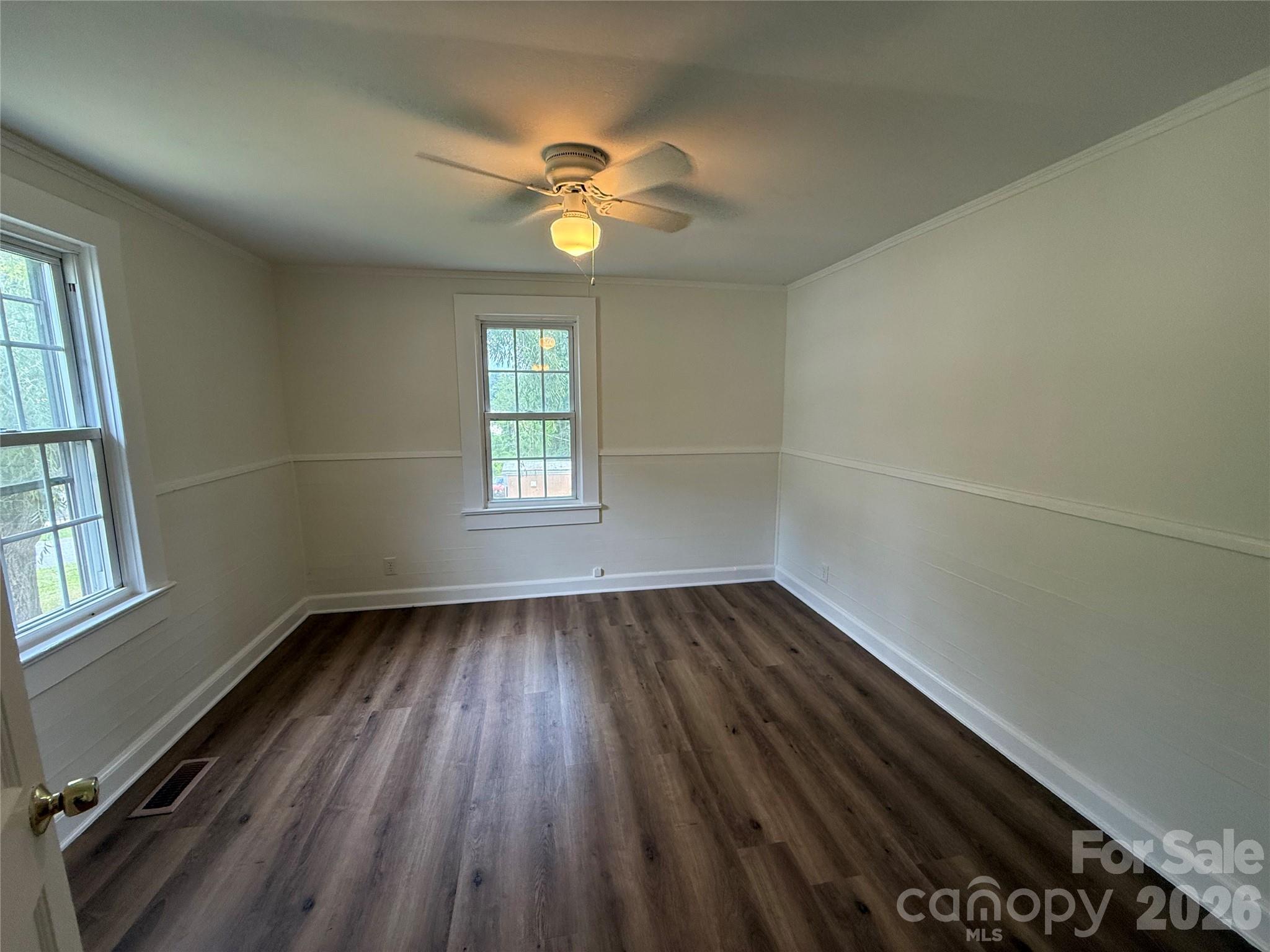 276 Kathy Street Property Photo 9