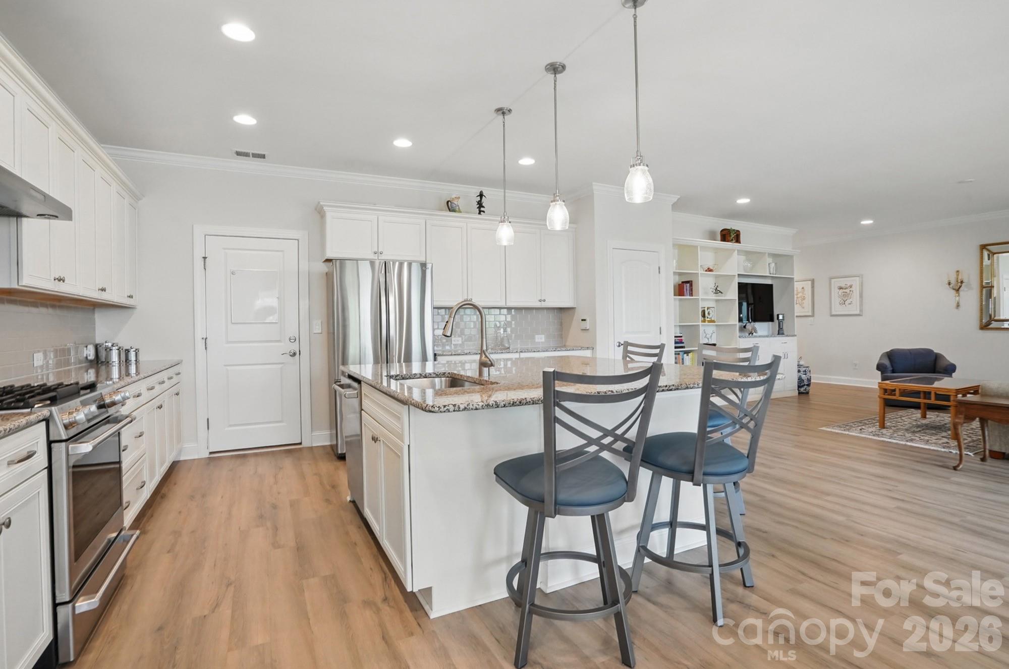 5247 Looking Glass Trail Property Photo 7