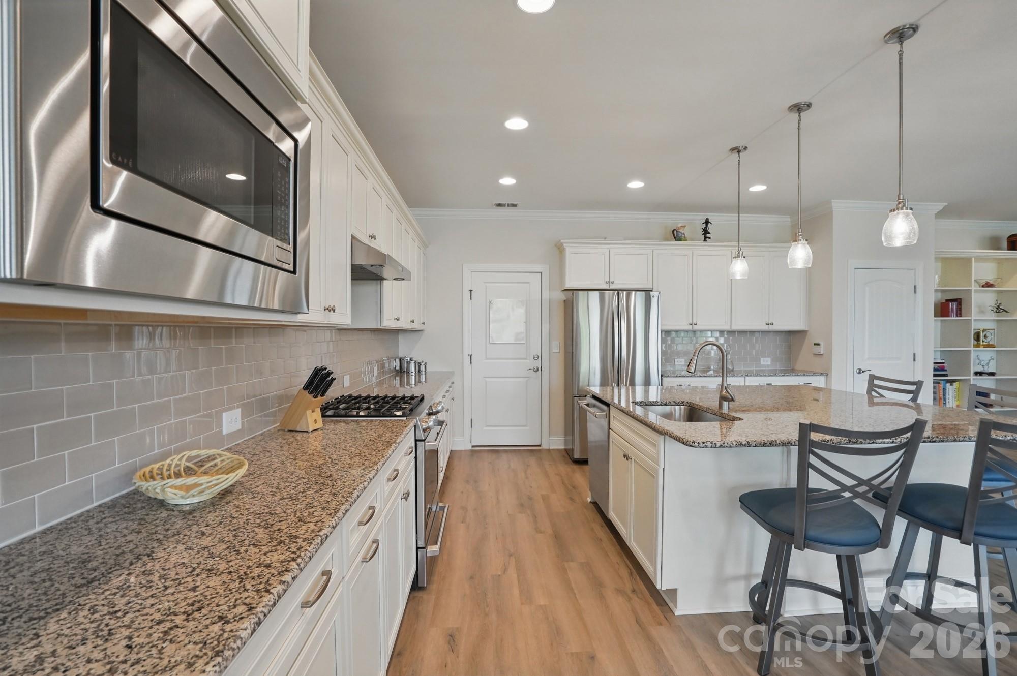 5247 Looking Glass Trail Property Photo 8