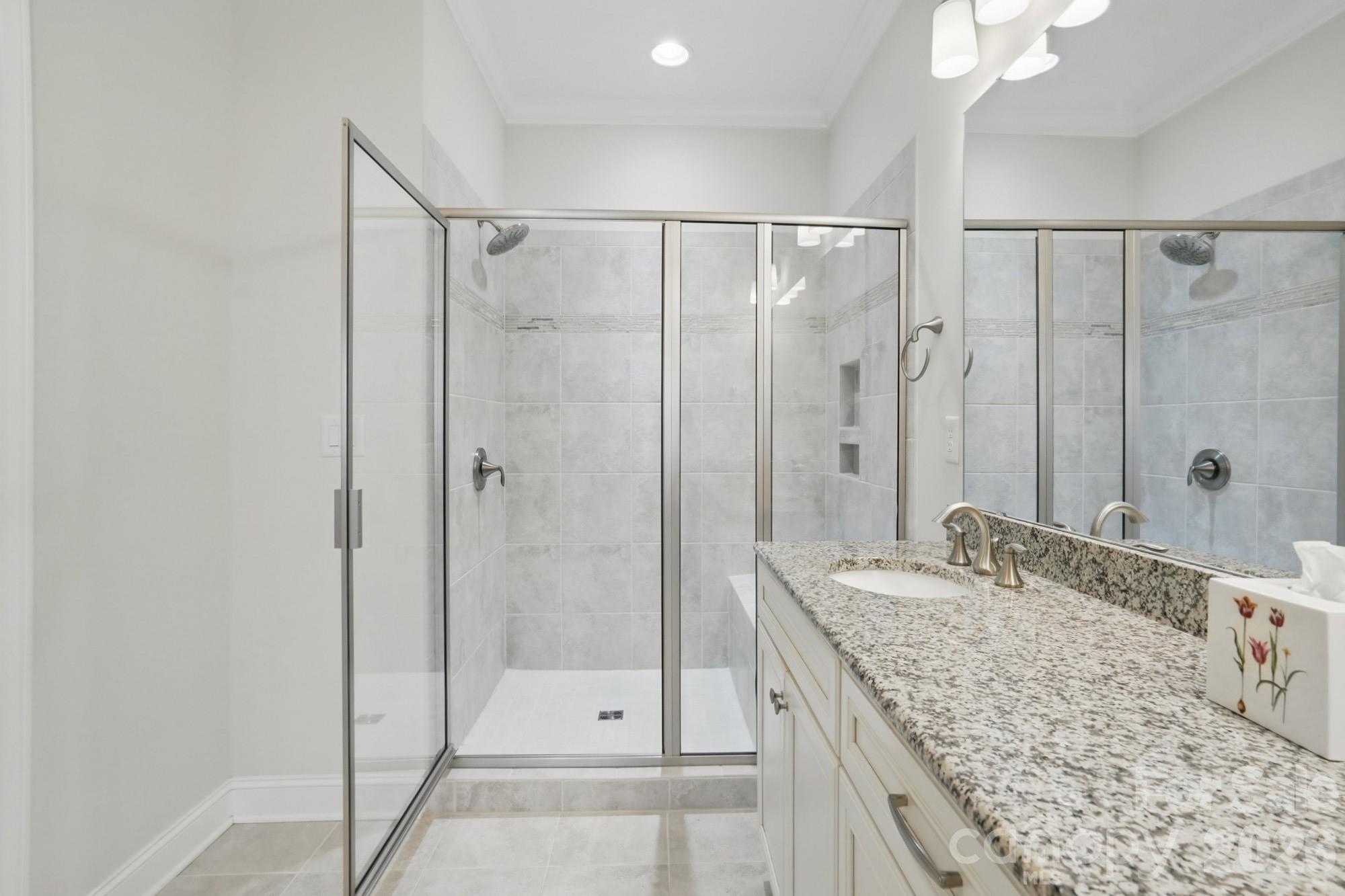 5247 Looking Glass Trail Property Photo 16