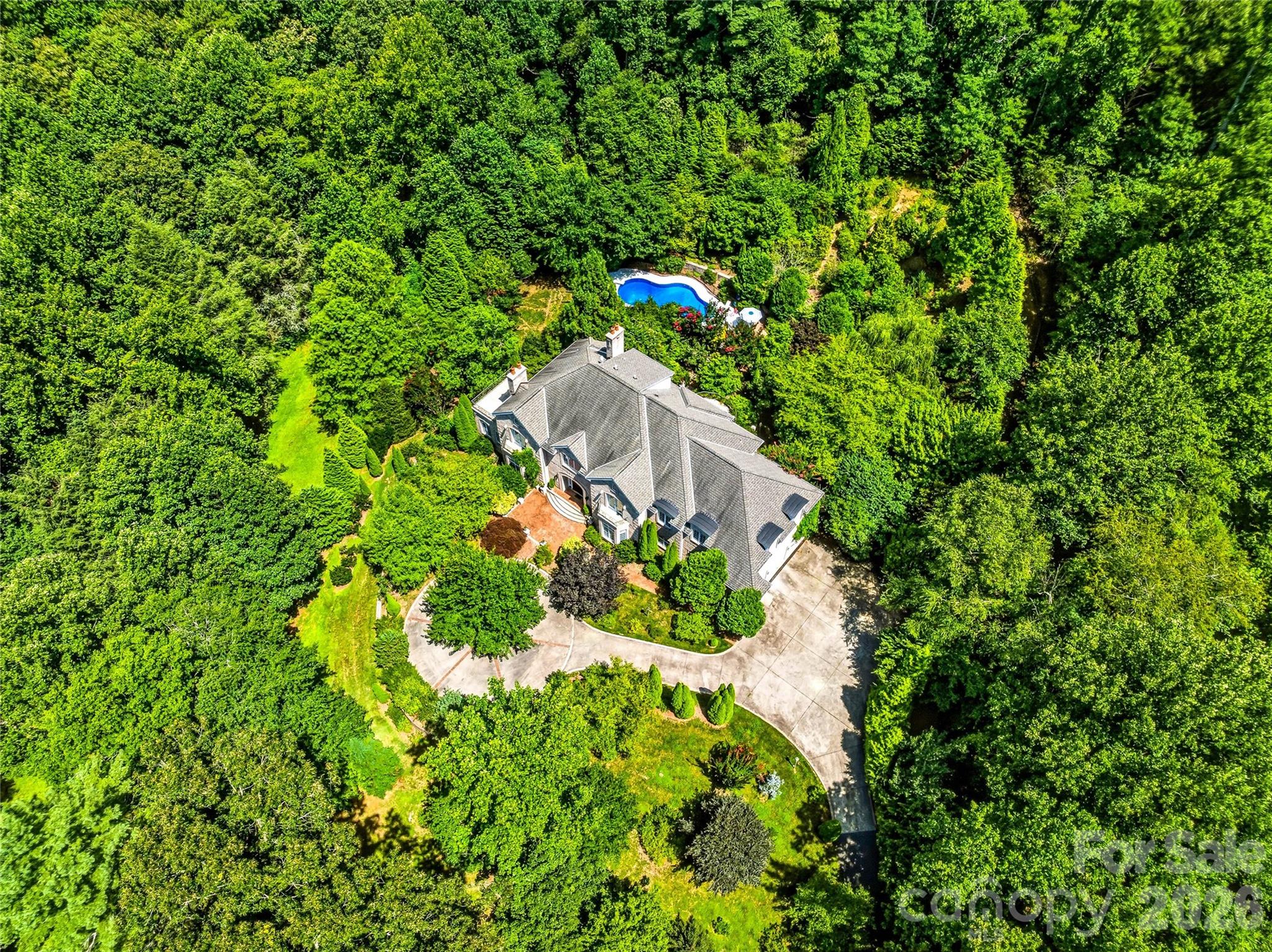 150 Rainbow View Drive Property Photo 3