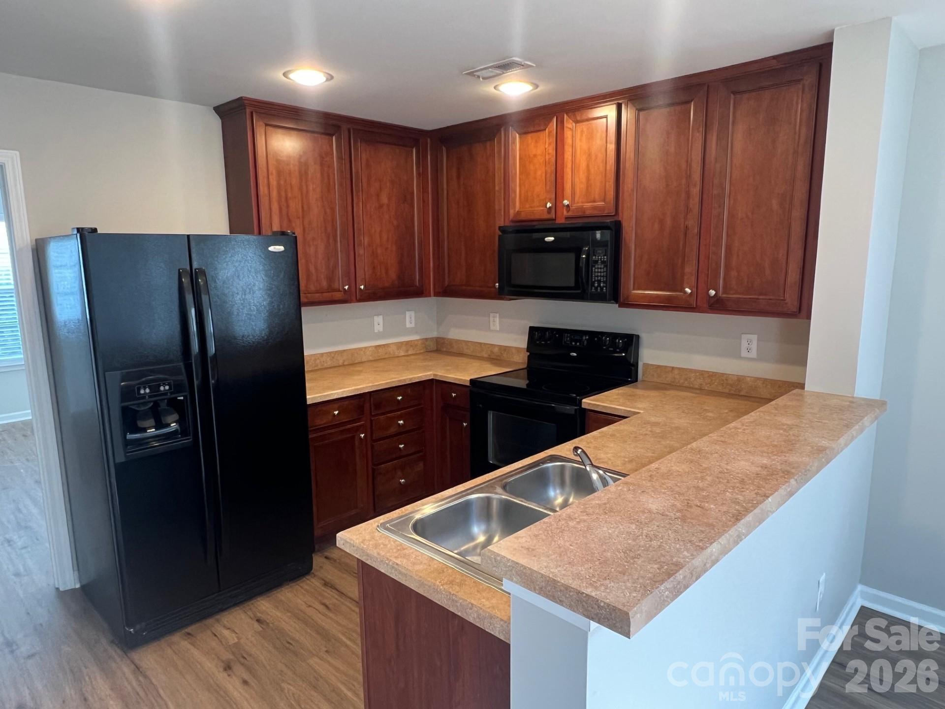 18429 Streamline Court Property Photo 6