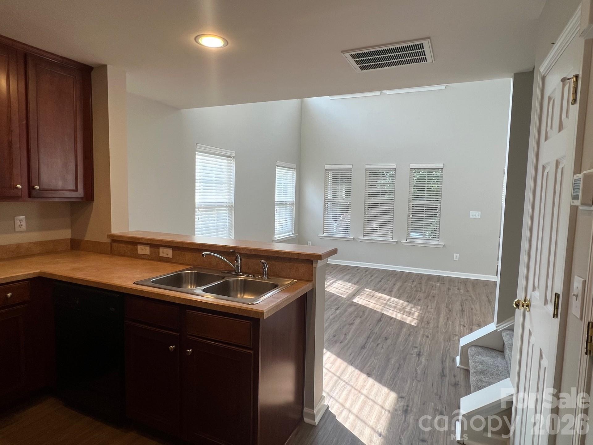 18429 Streamline Court Property Photo 7