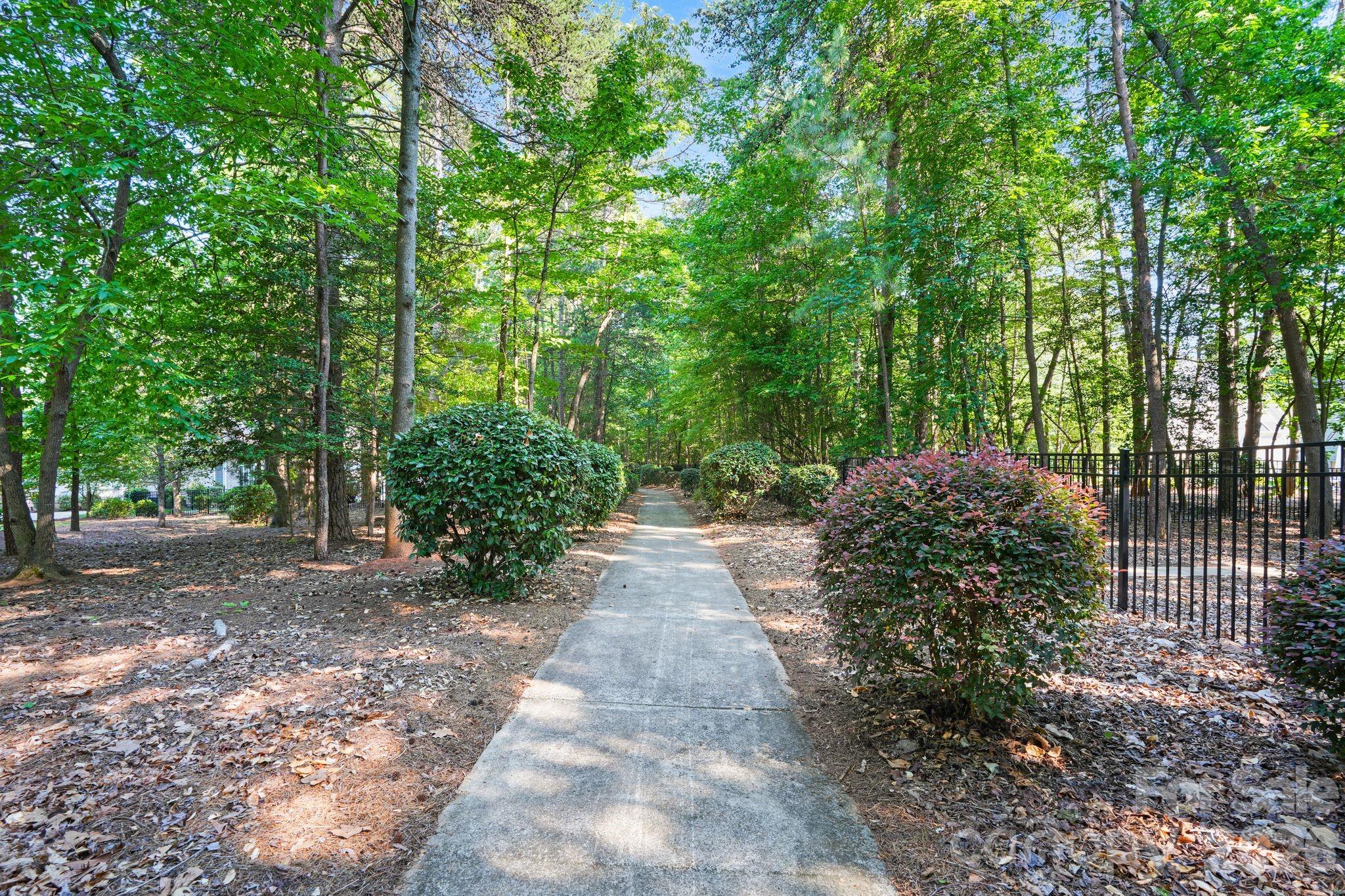 4325 Artesian Cove Court Property Photo 5
