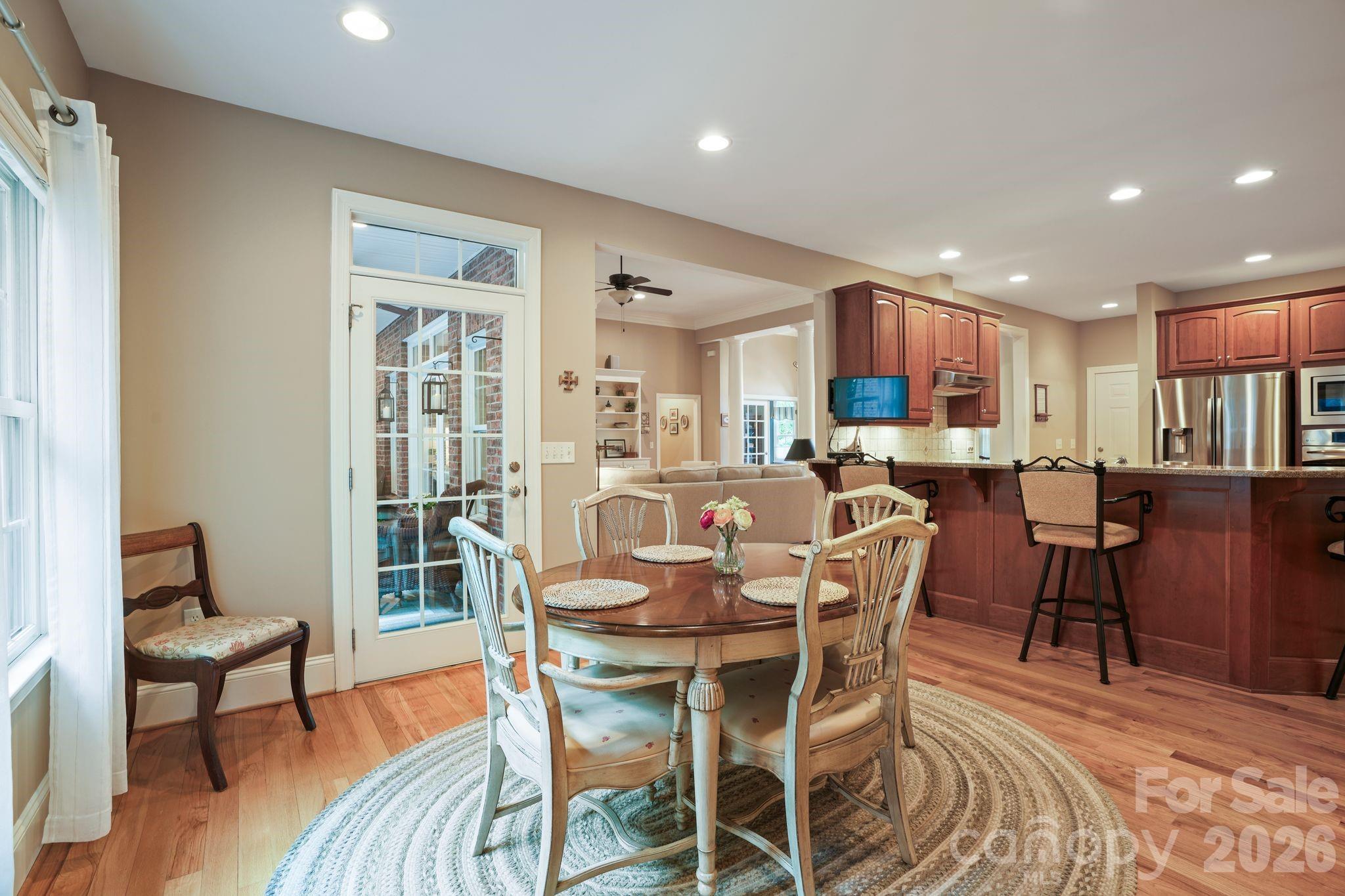 4325 Artesian Cove Court Property Photo 17
