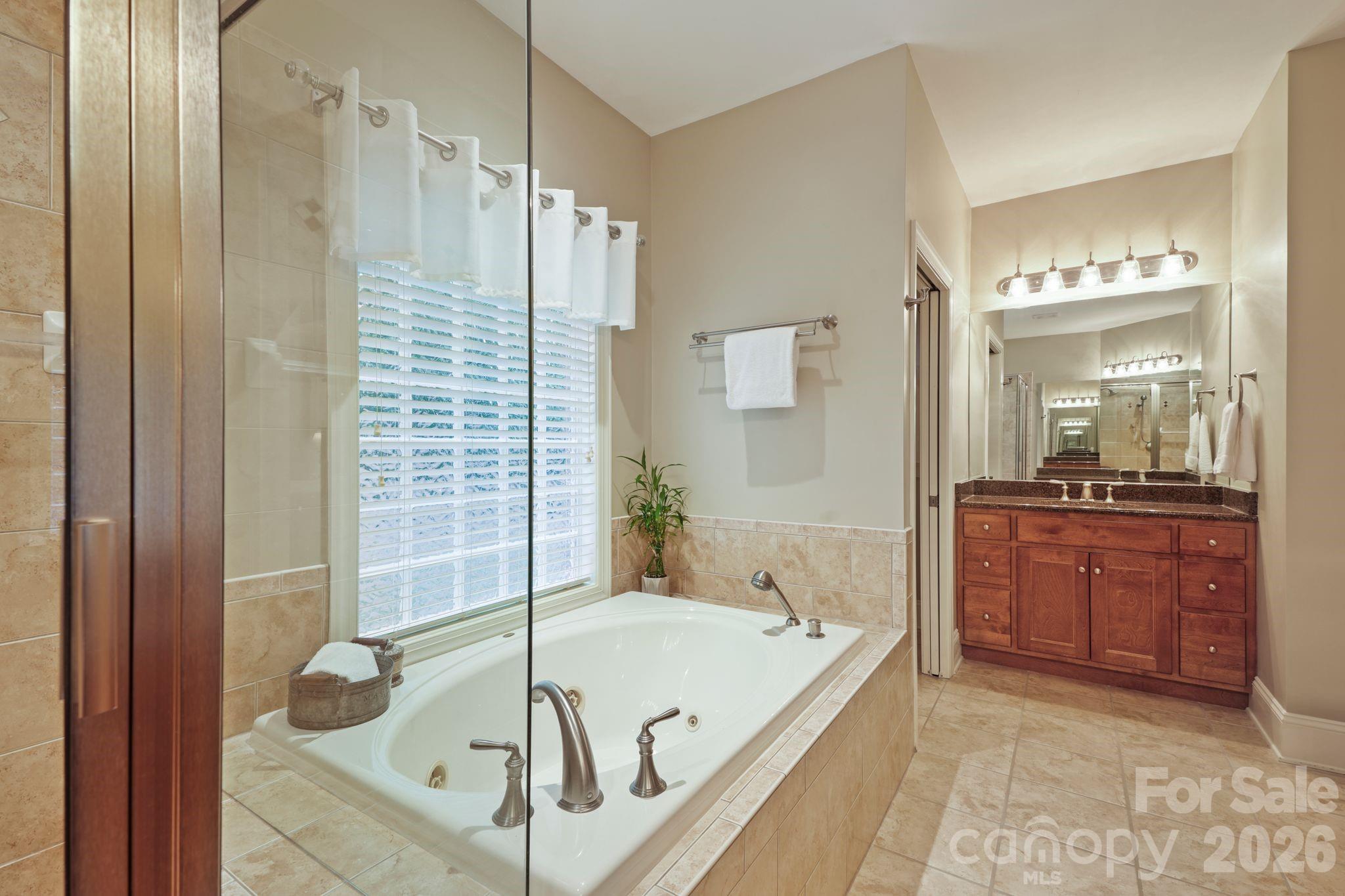 4325 Artesian Cove Court Property Photo 27