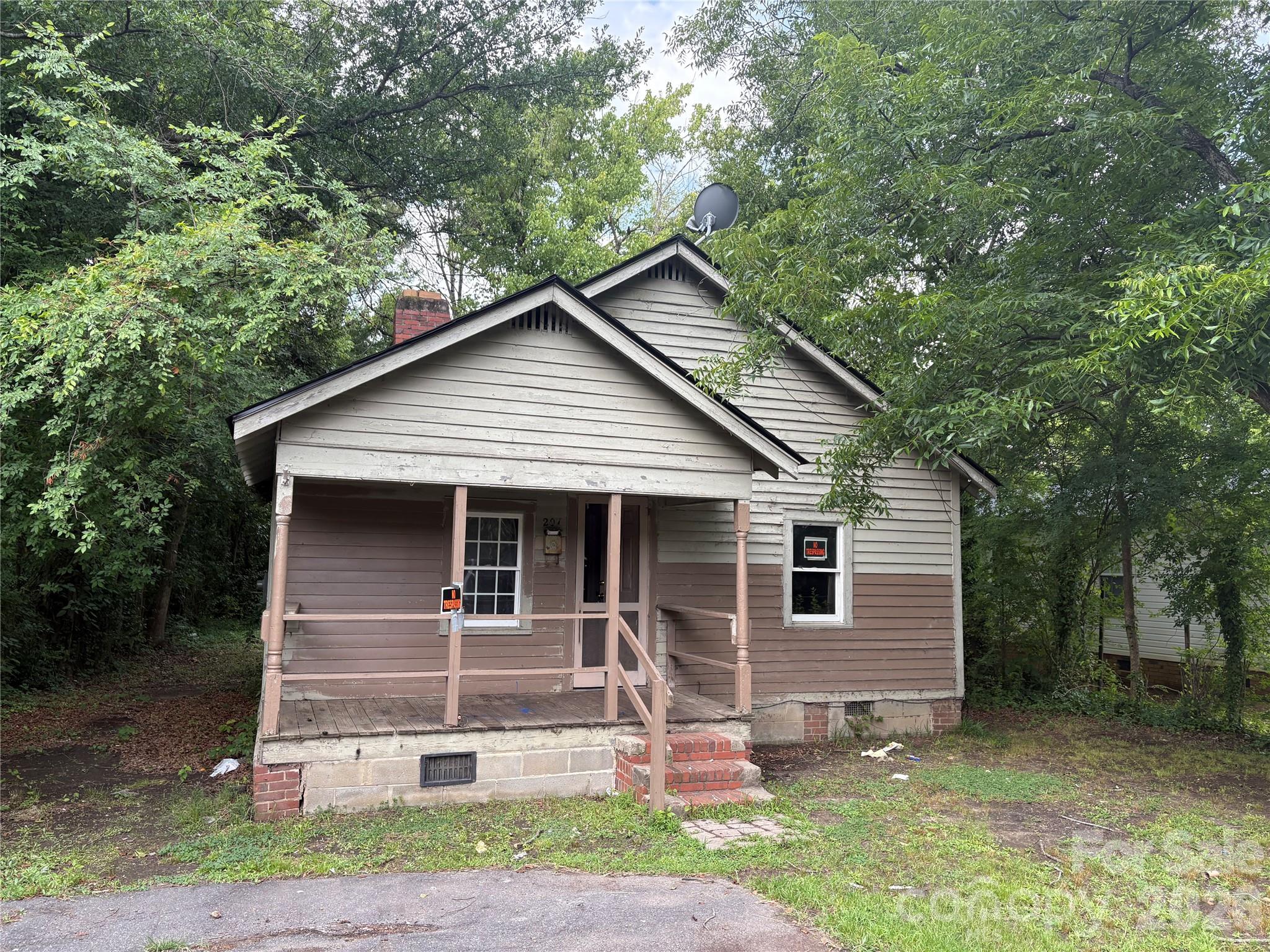207 Maple Street Property Photo 1