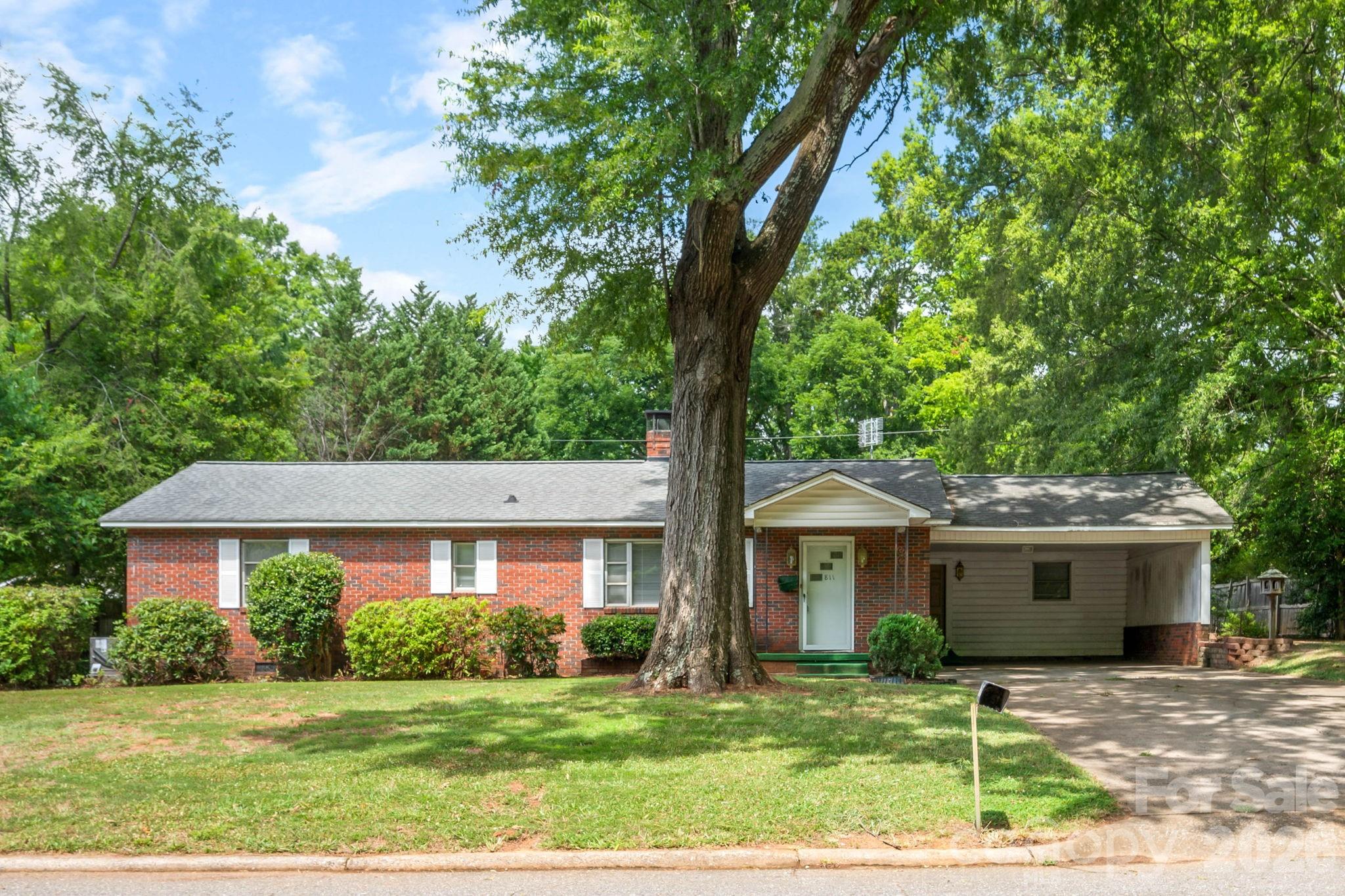 811 Katherine Avenue Property Photo 1