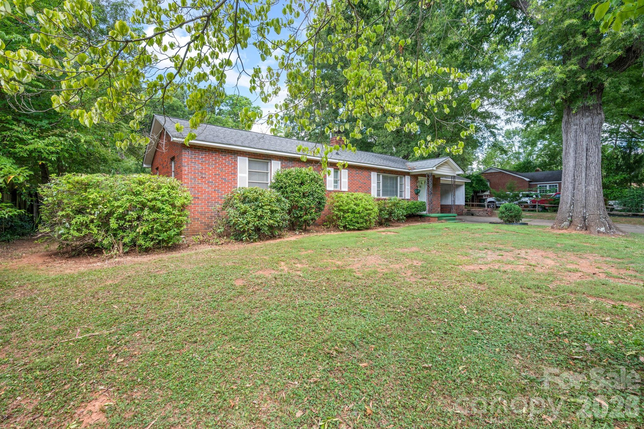 811 Katherine Avenue Property Photo 3