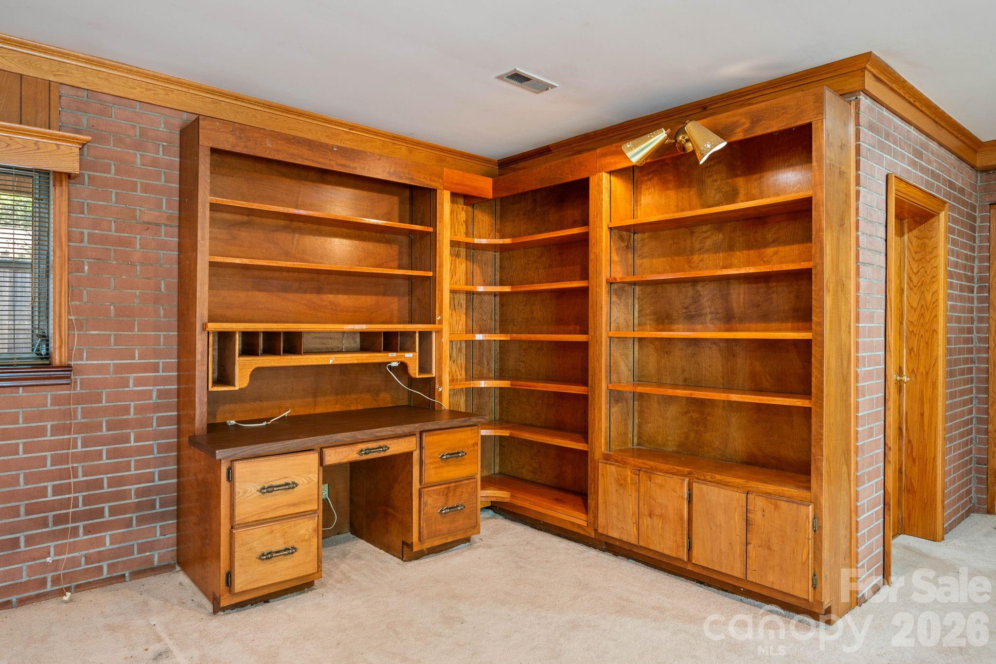 811 Katherine Avenue Property Photo 18