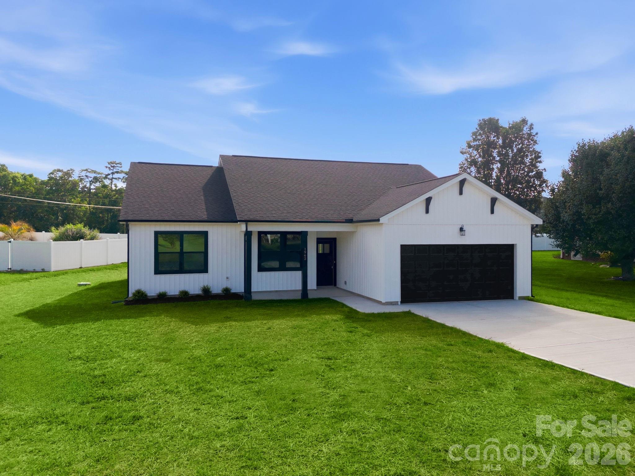 1962 Redwood Drive Property Photo 3