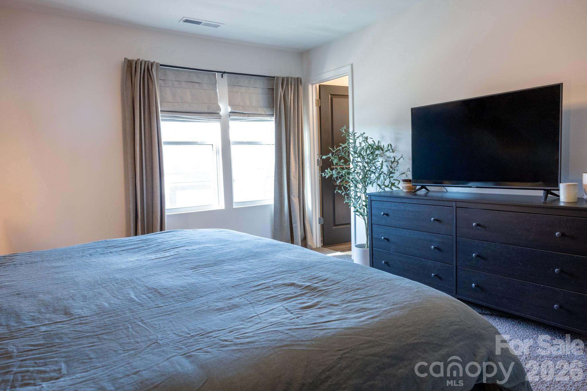 556 Willamette Drive Property Photo 12