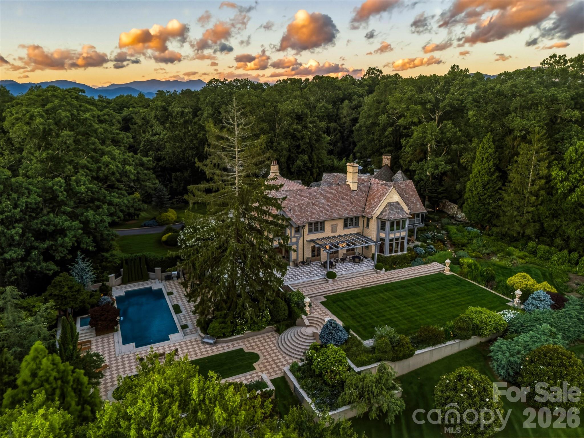 7 Stuyvesant Road Property Photo 3