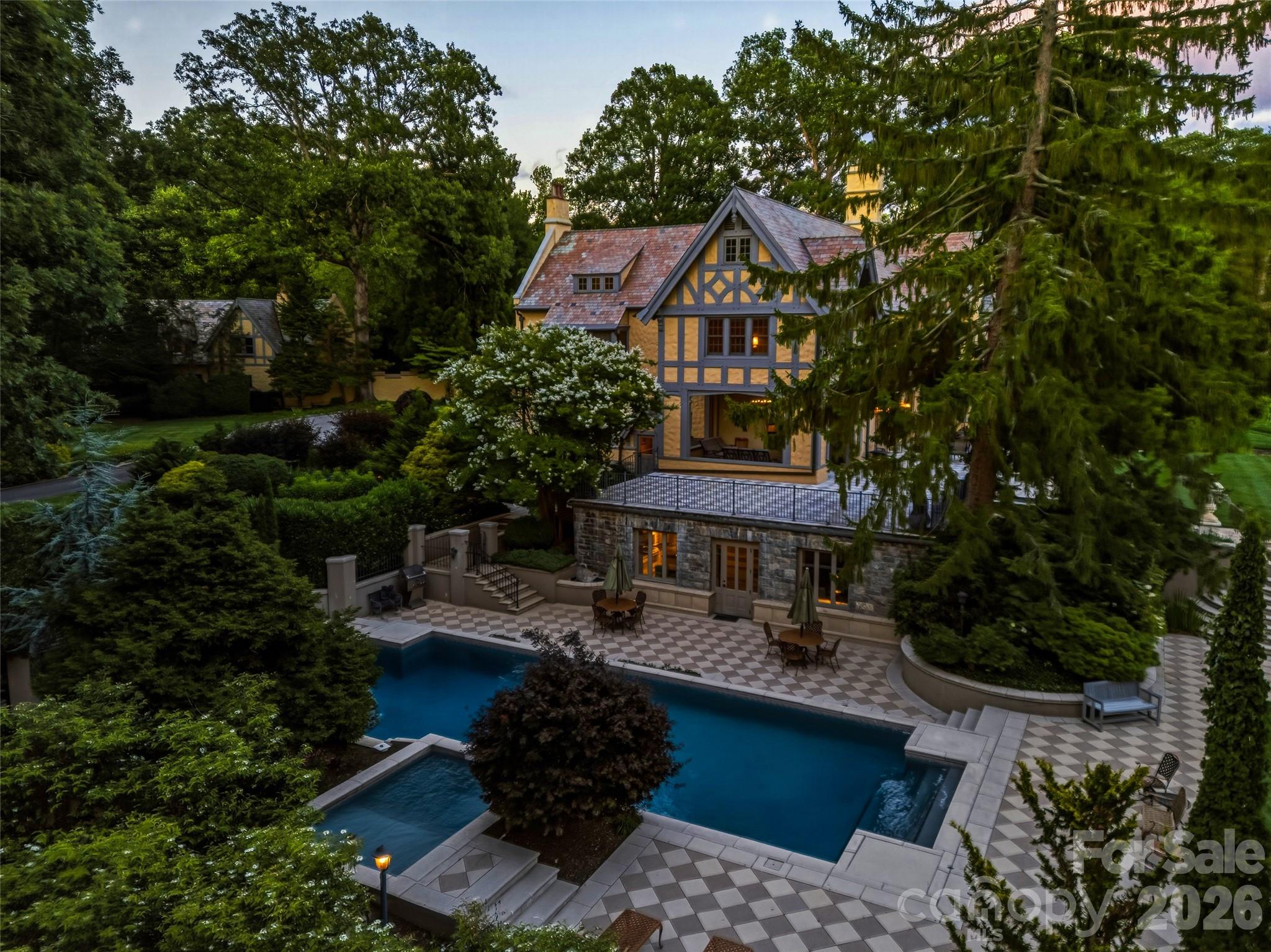 7 Stuyvesant Road Property Photo 4