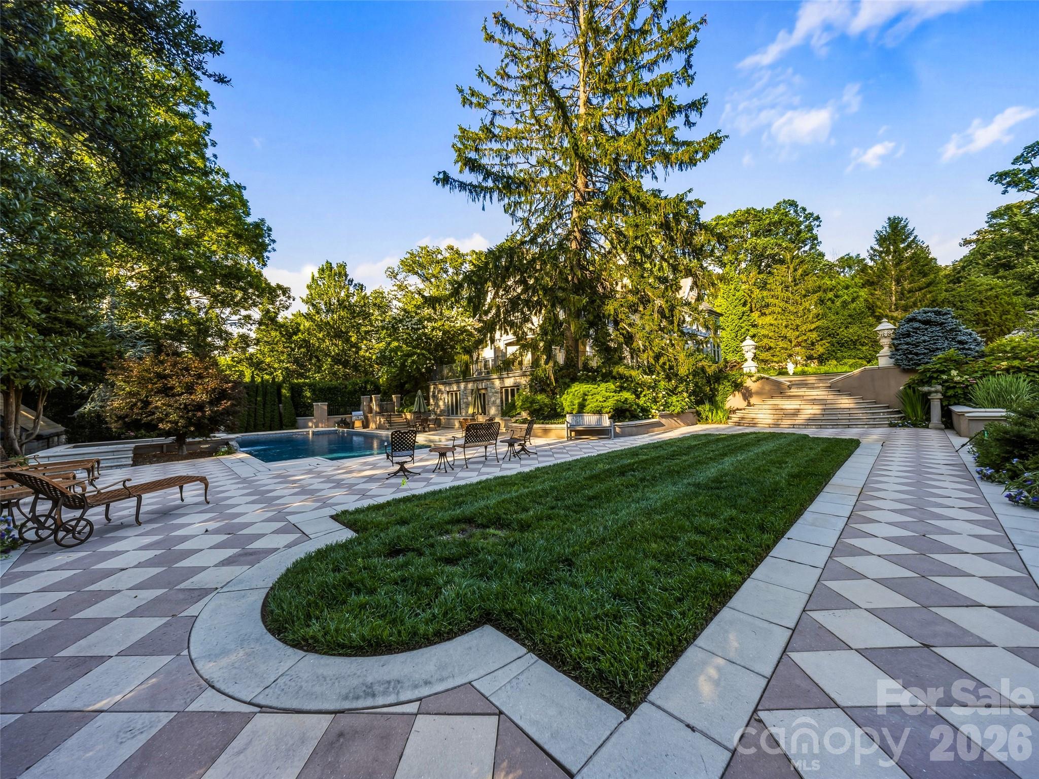 7 Stuyvesant Road Property Photo 17