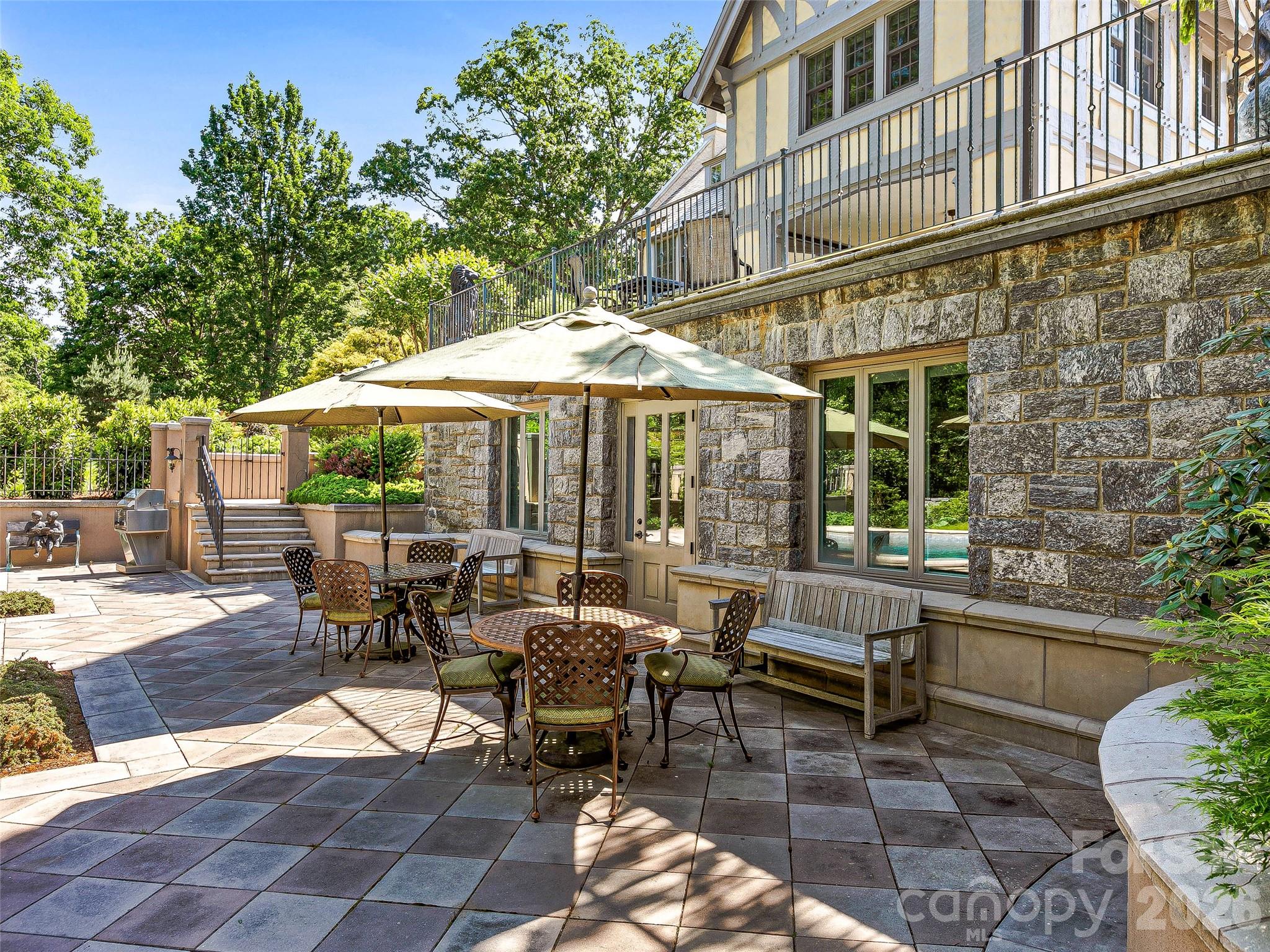 7 Stuyvesant Road Property Photo 43