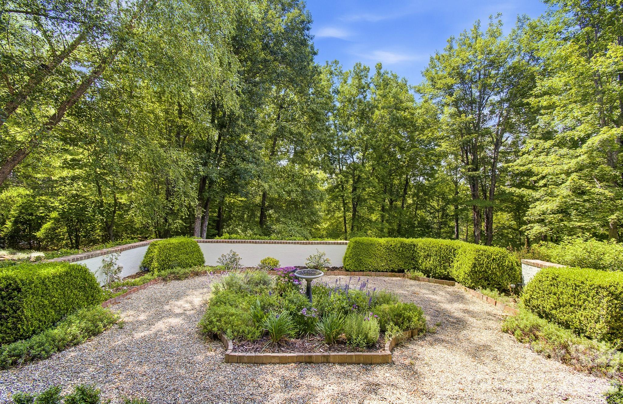 1333 Solomon Circle Property Photo 45