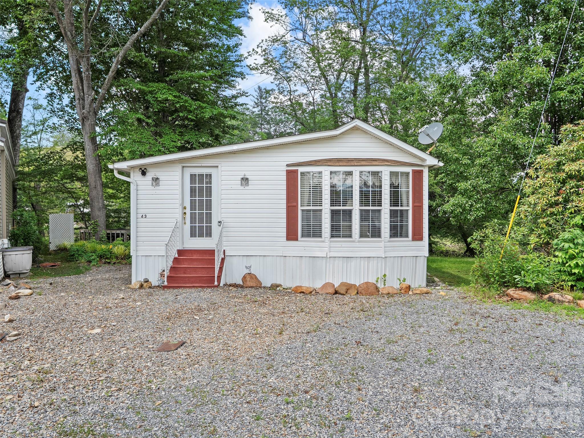 43 Pike Point Property Photo 2