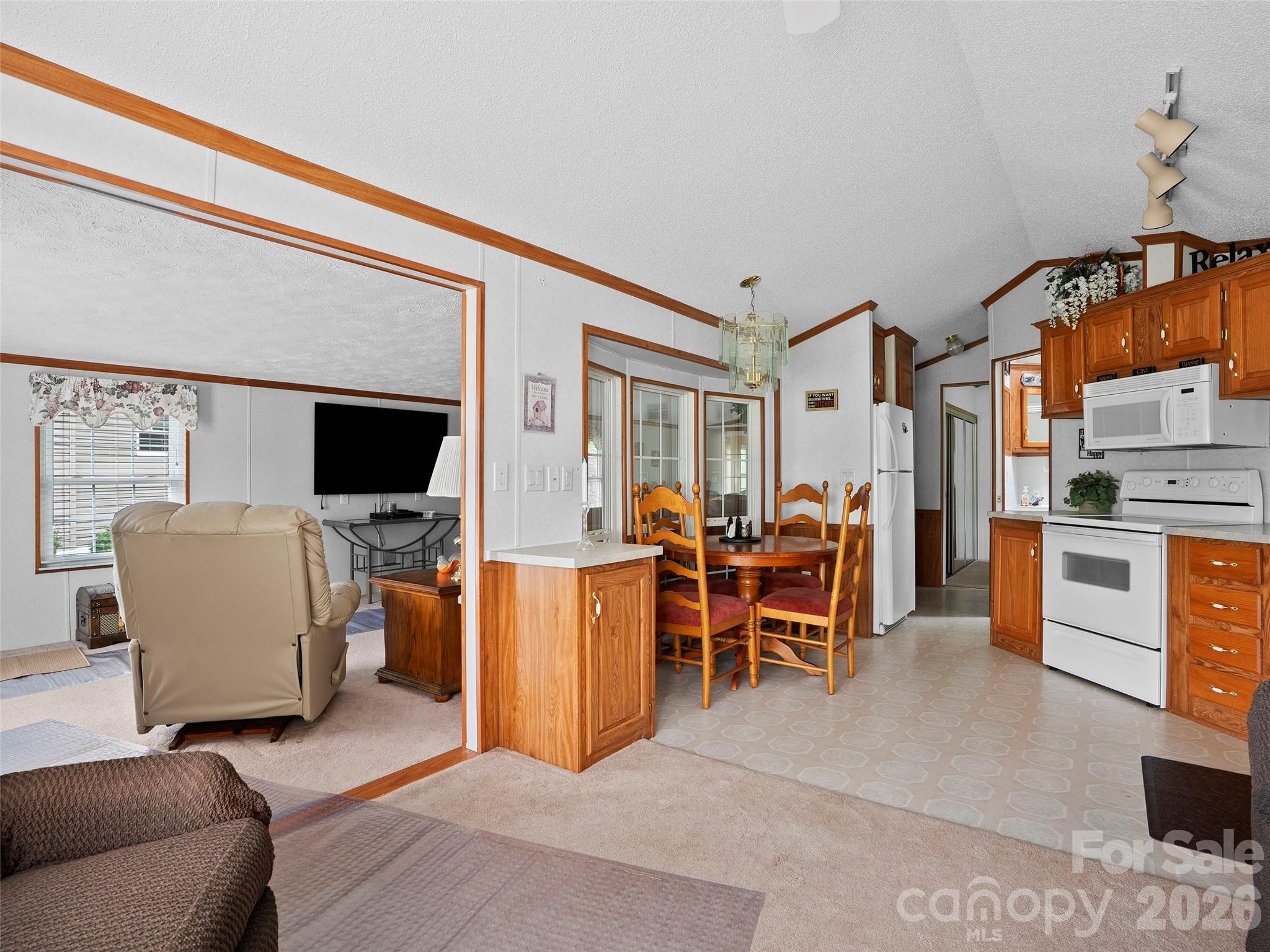 43 Pike Point Property Photo 5