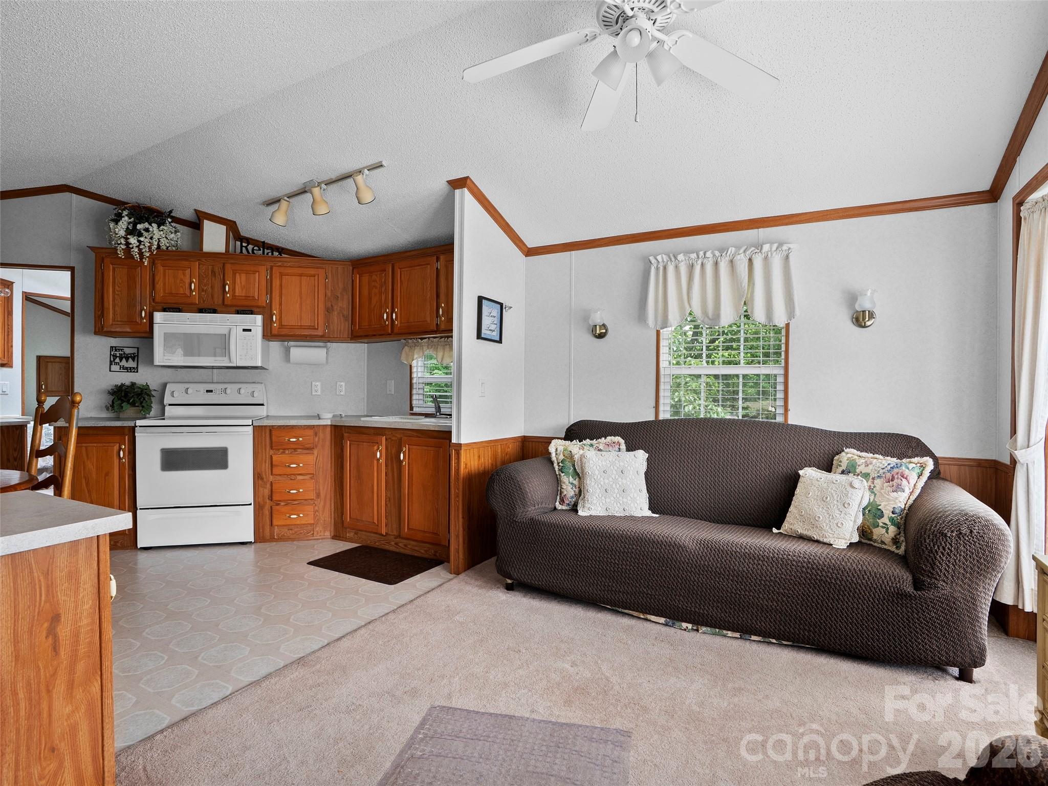 43 Pike Point Property Photo 6
