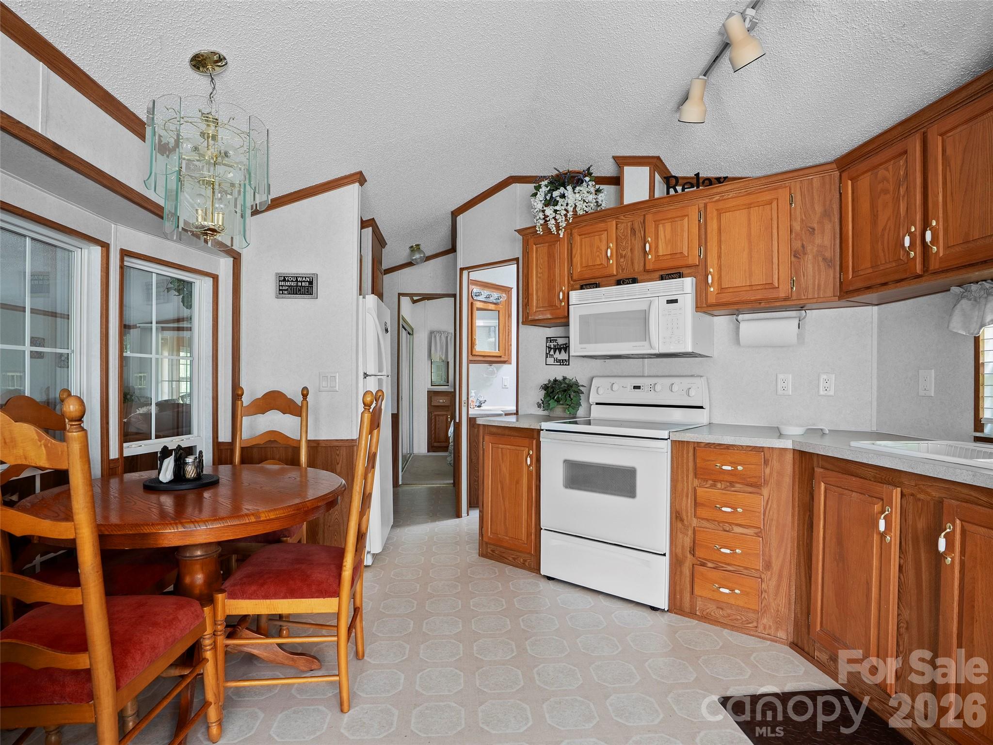 43 Pike Point Property Photo 8
