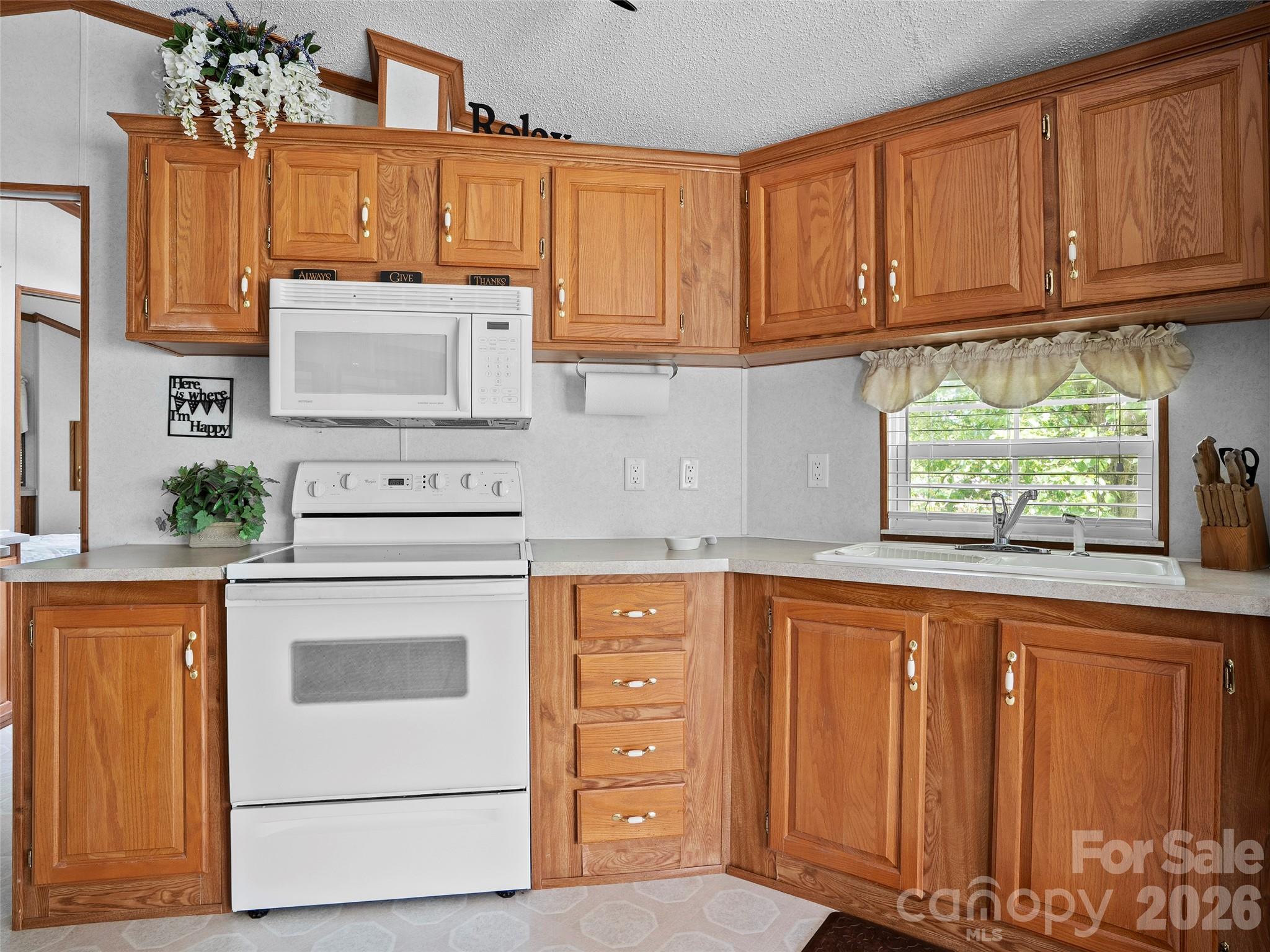 43 Pike Point Property Photo 9