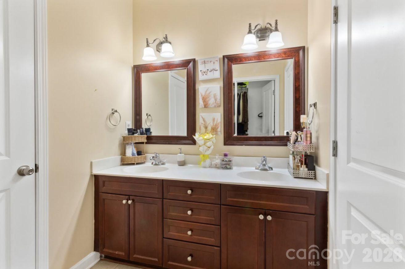 8409 Scotney Bluff Avenue Property Photo 8