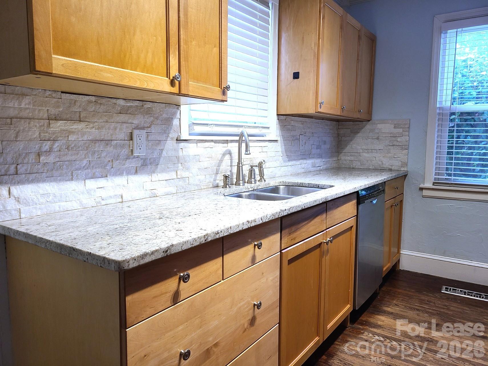 4229 Hiddenbrook Drive Property Photo 4