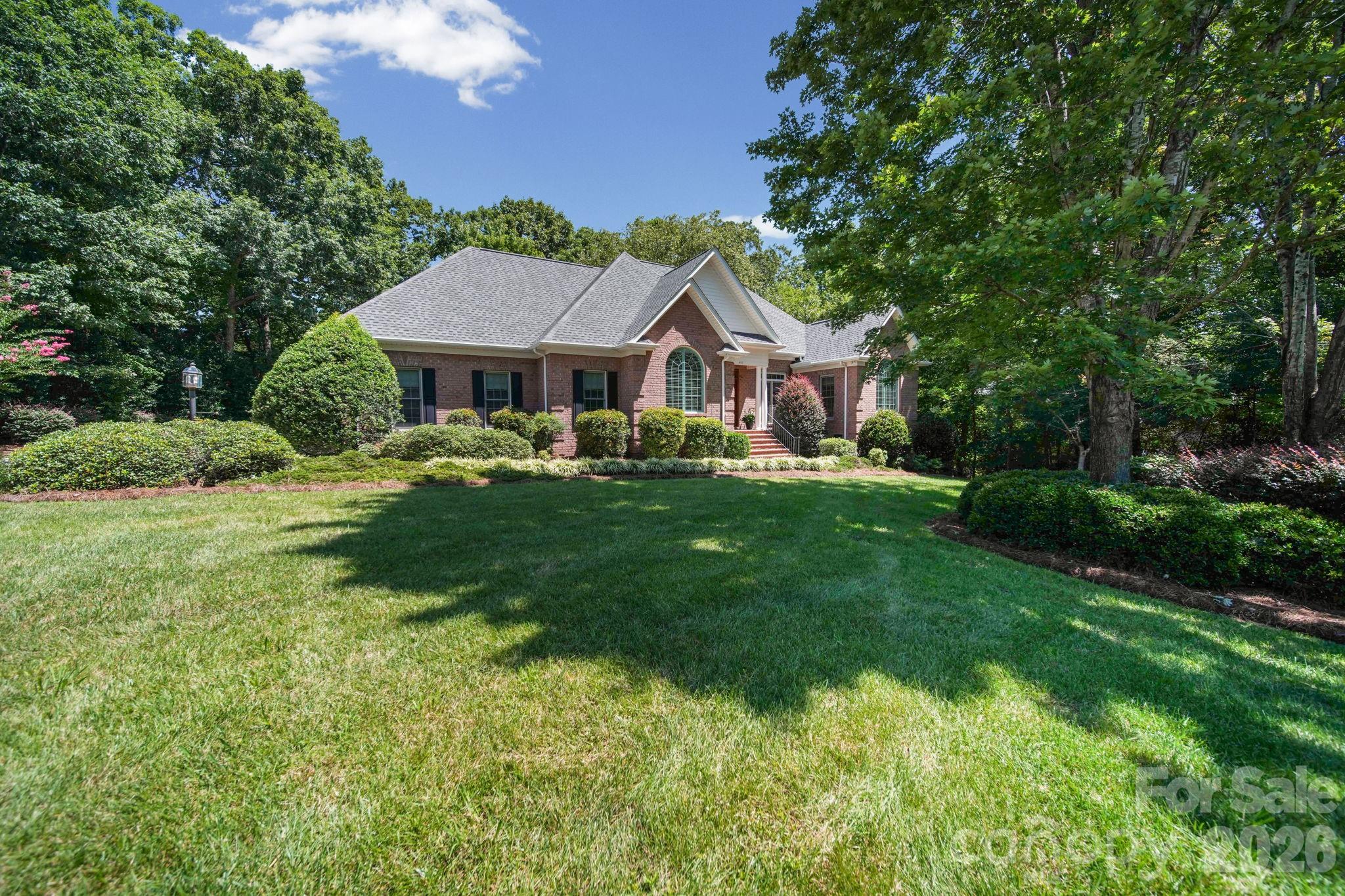 417 Crooked Oak Drive Property Photo 2