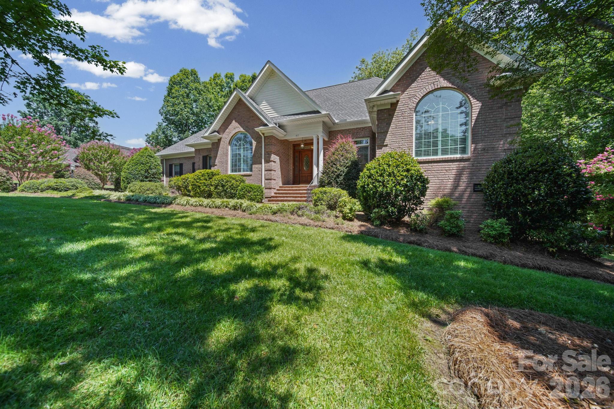 417 Crooked Oak Drive Property Photo 3