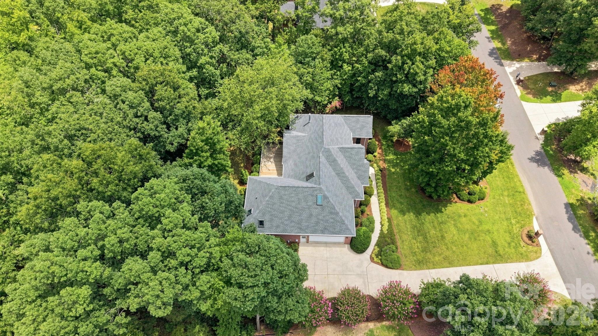 417 Crooked Oak Drive Property Photo 6