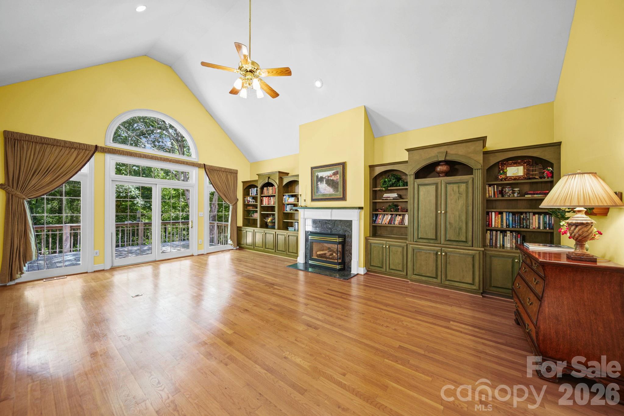 417 Crooked Oak Drive Property Photo 9
