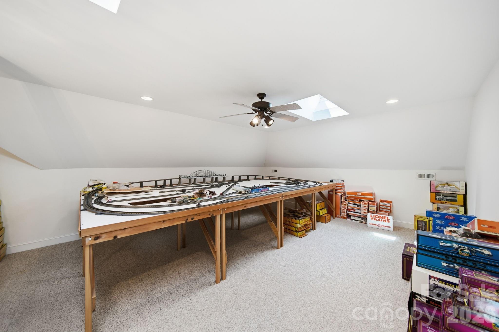417 Crooked Oak Drive Property Photo 38