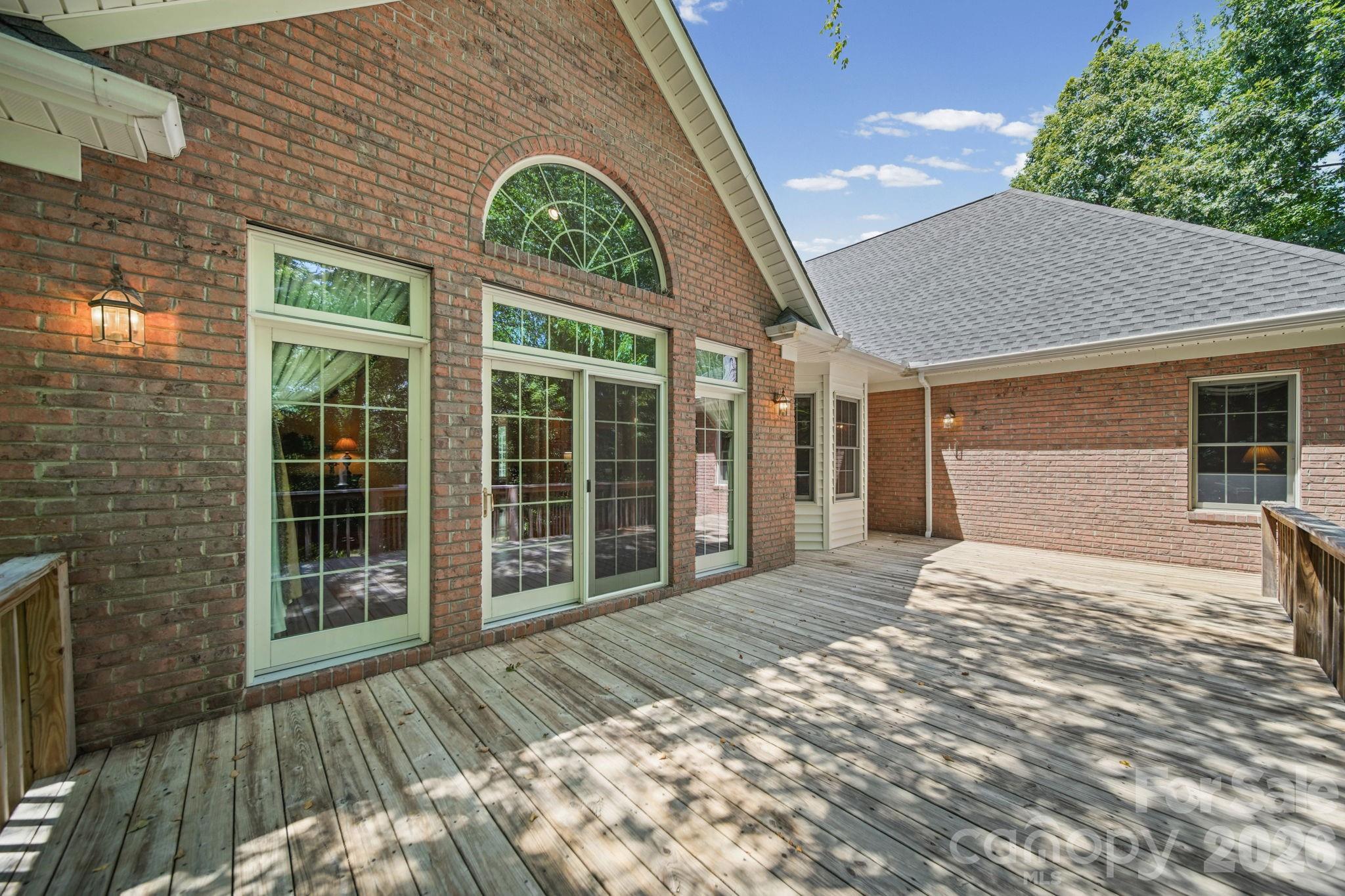 417 Crooked Oak Drive Property Photo 44