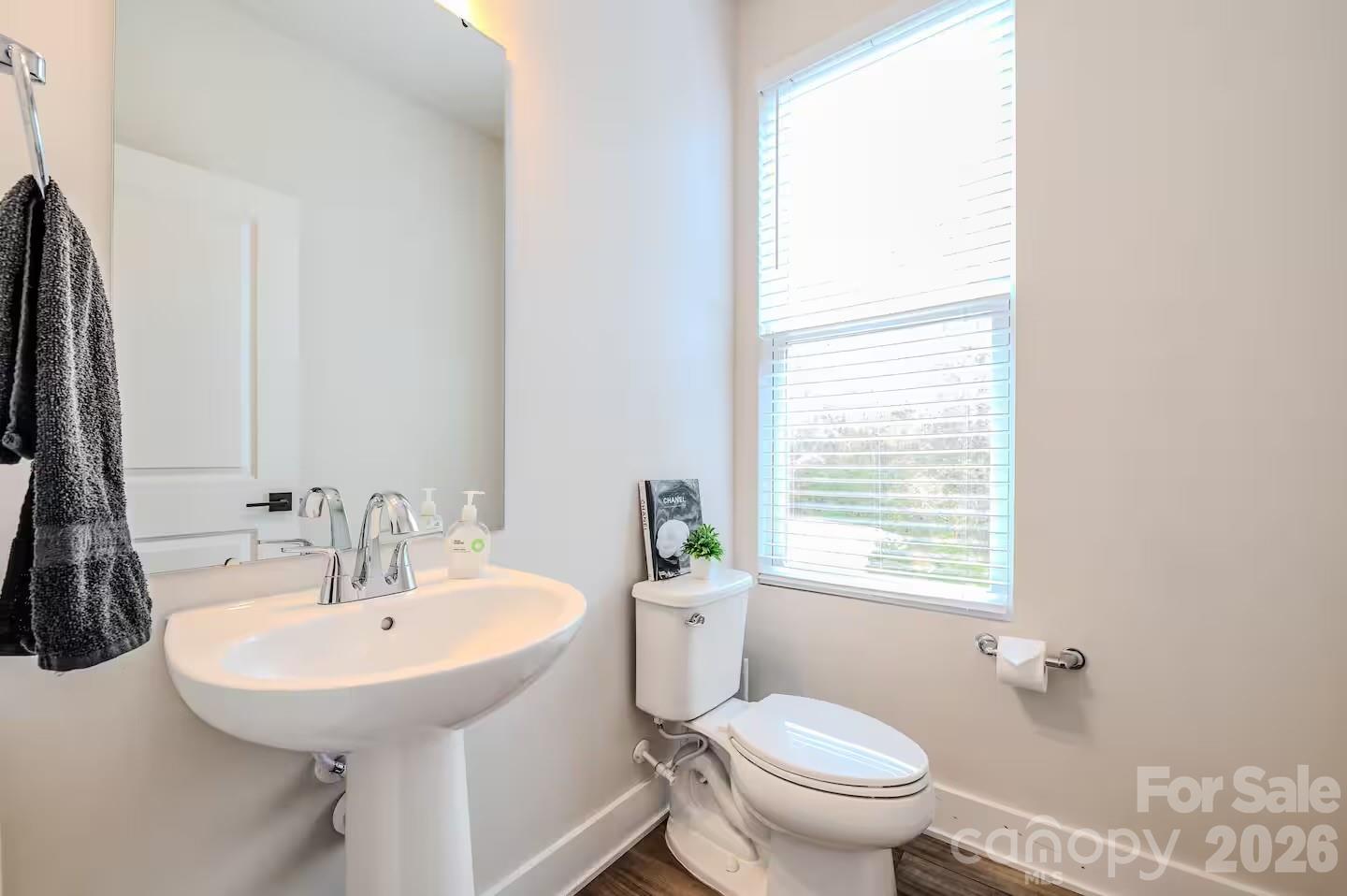 3019 Jolene Court Property Photo 8