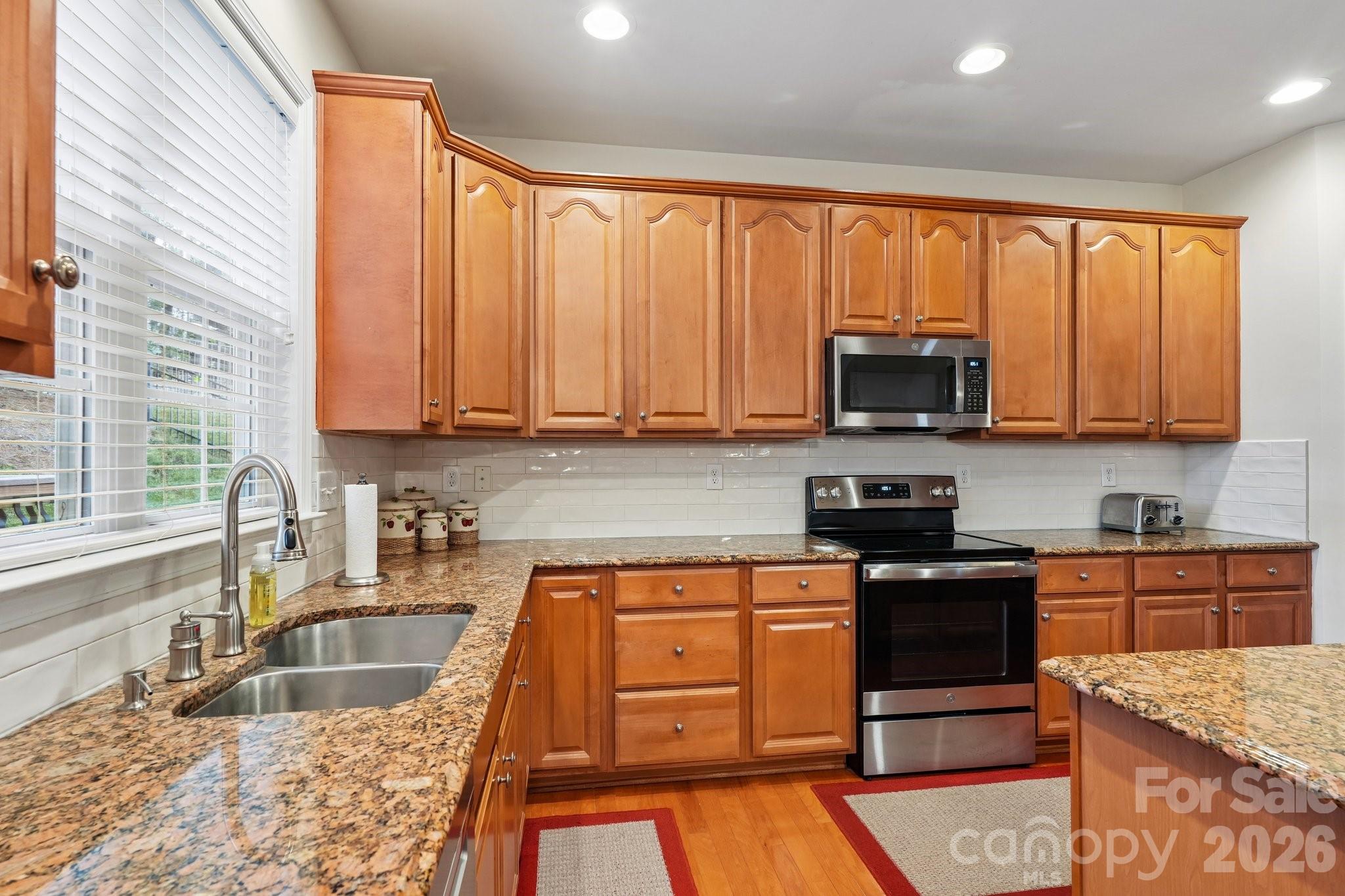 7809 Pinecroft Court Property Photo 18