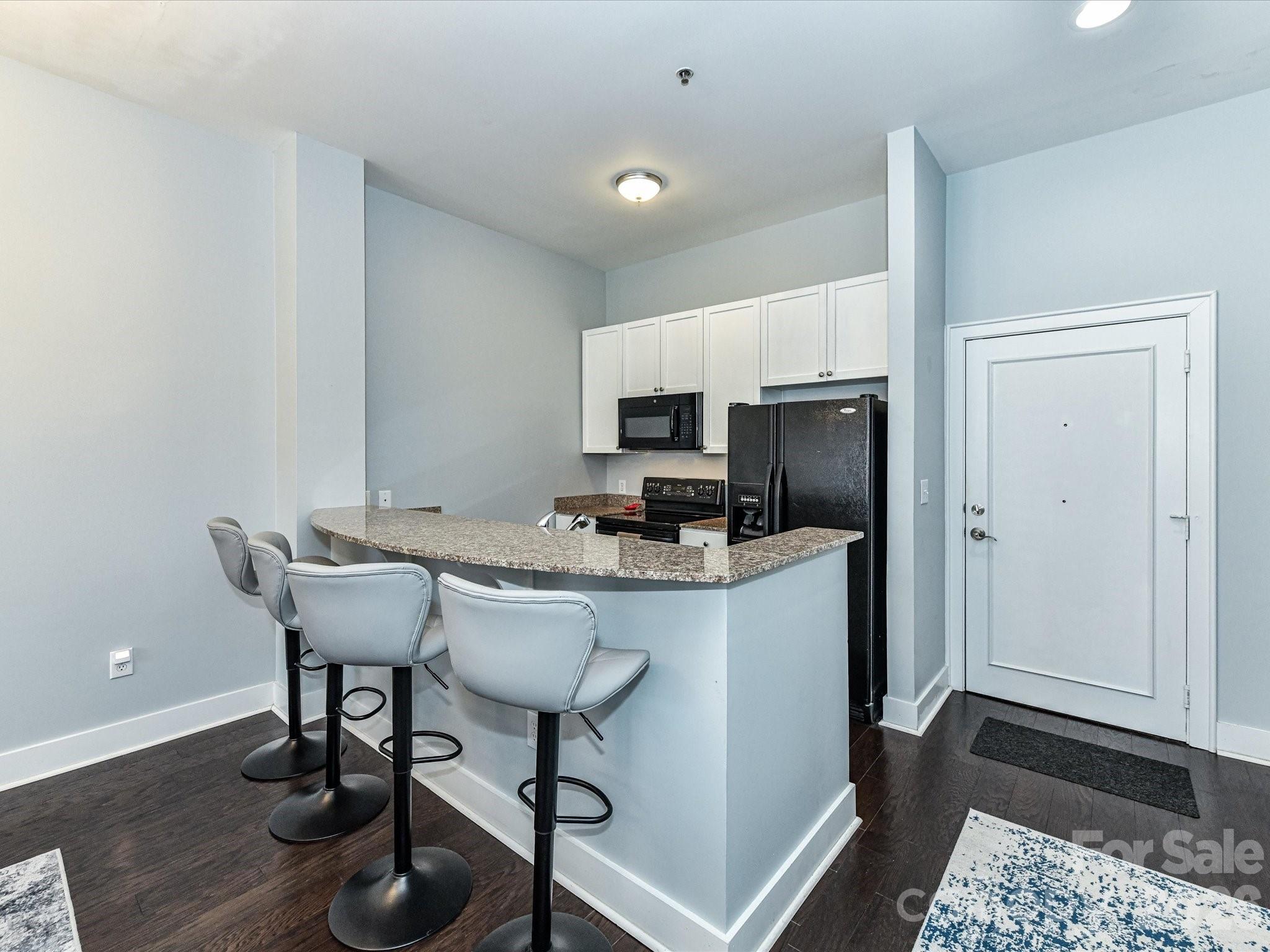 115 E Park Avenue 305 Property Photo 10