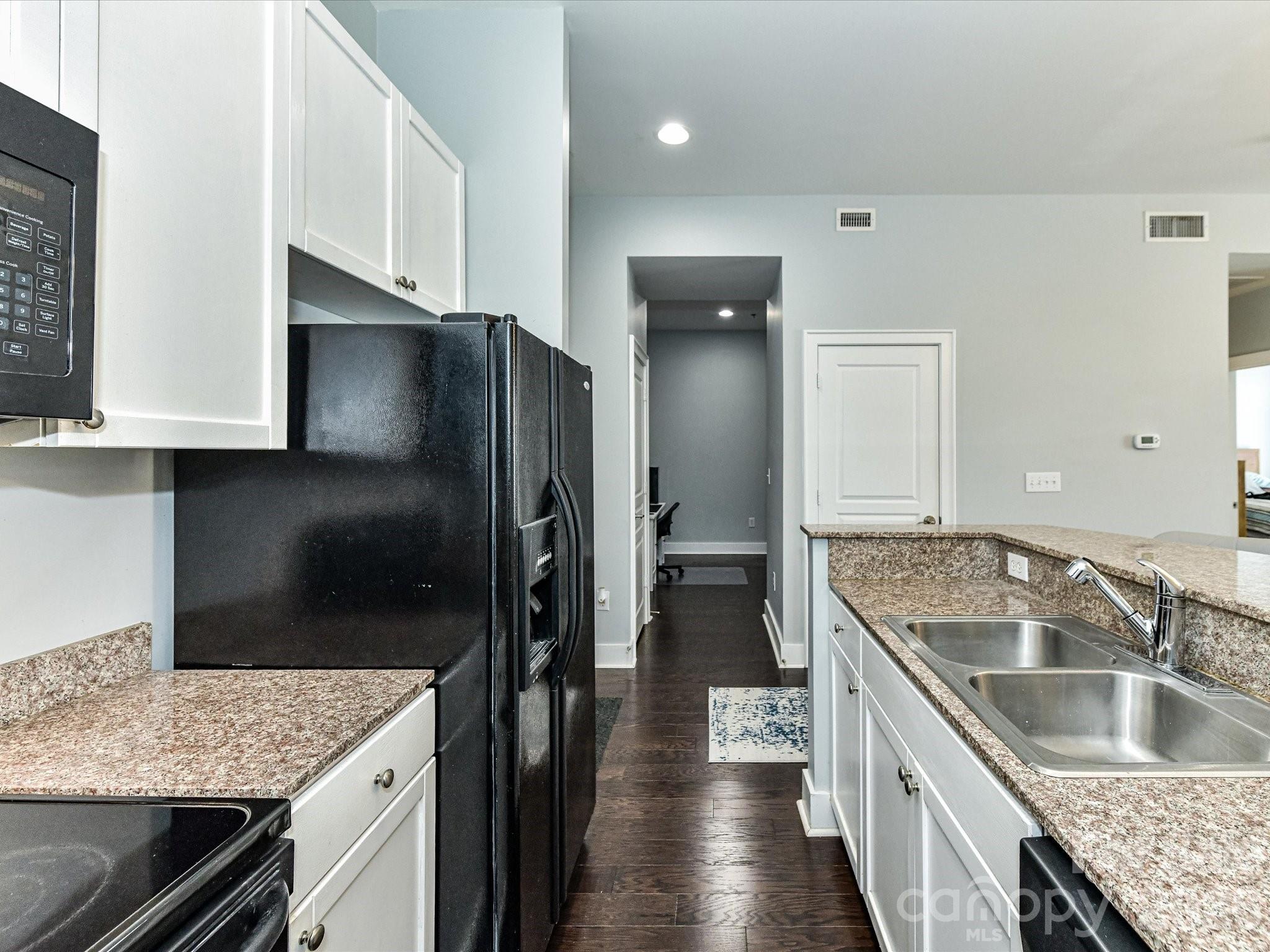 115 E Park Avenue 305 Property Photo 12