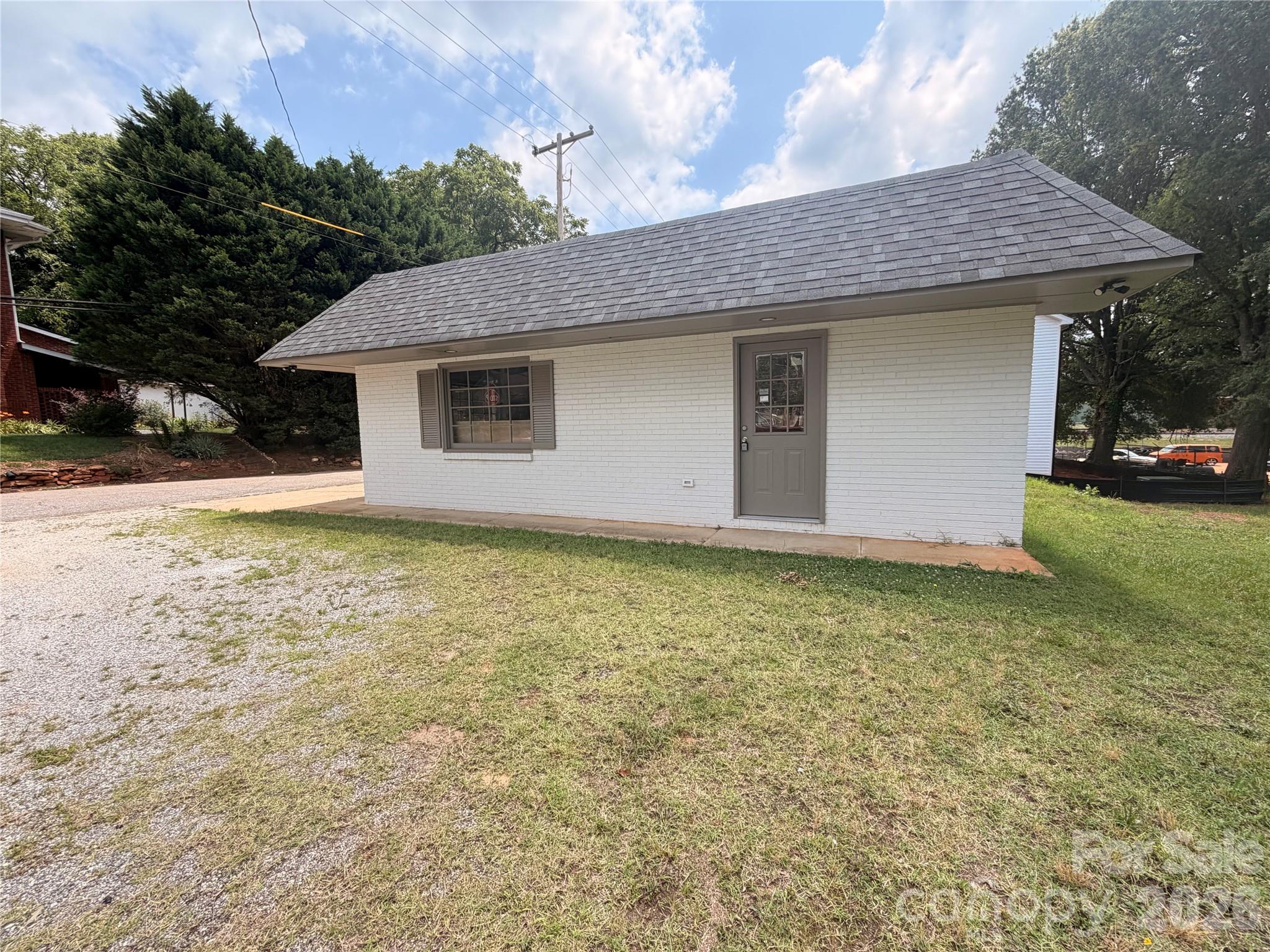 1295 N Main Avenue Property Photo 12