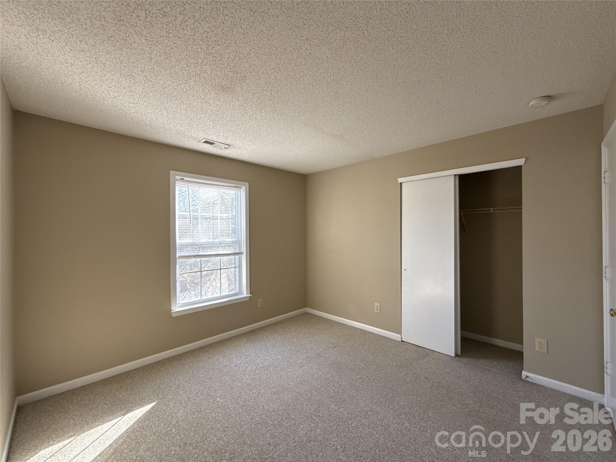 2043 Dunsmore Lane Property Photo 5