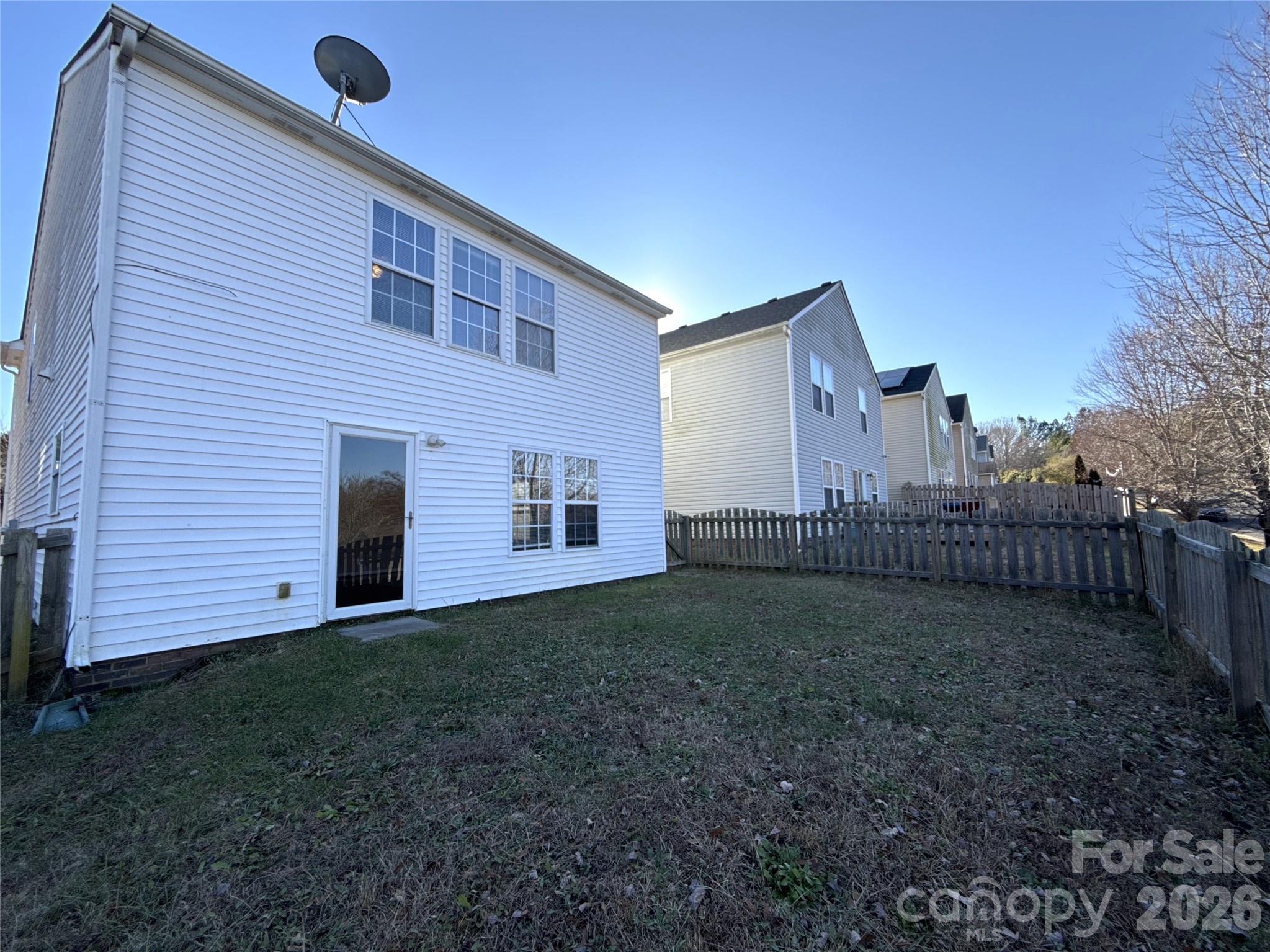 2043 Dunsmore Lane Property Photo 6