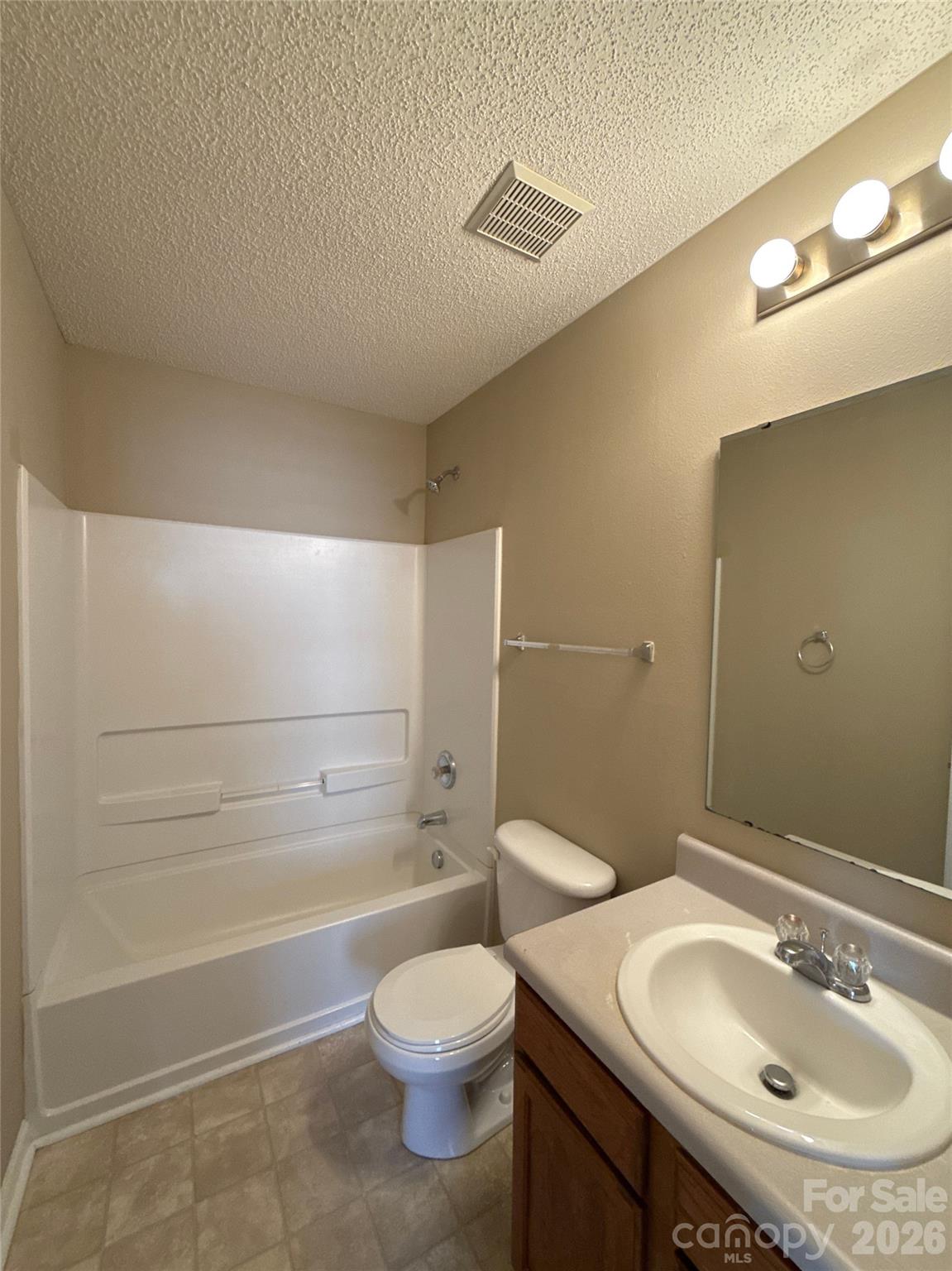 2043 Dunsmore Lane Property Photo 8
